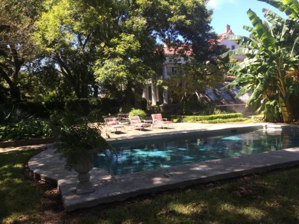 Belle Oaks Inn