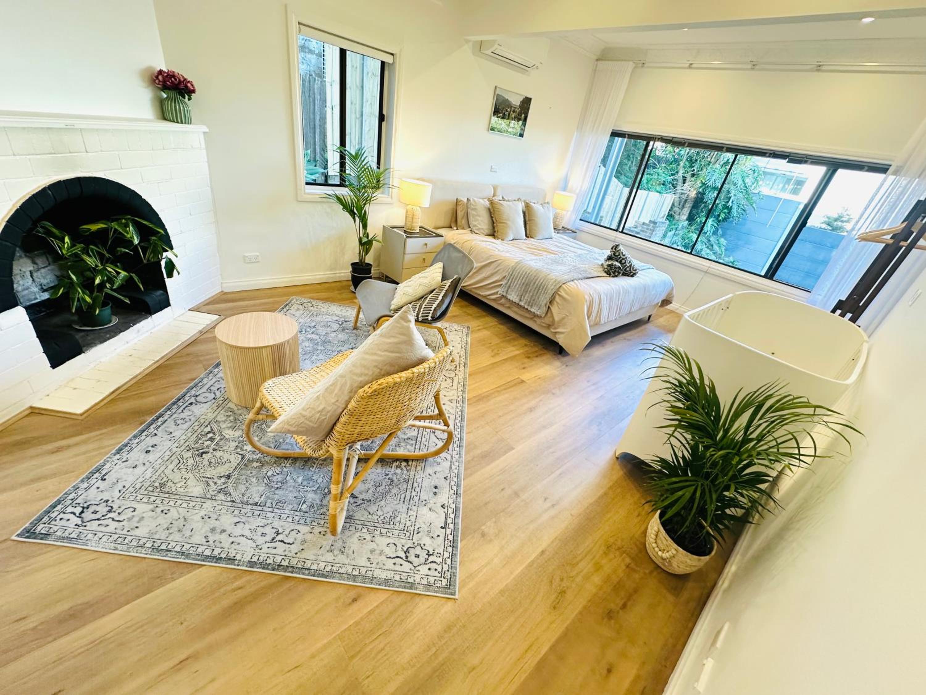 Affordable Luxury Stay Near Manly Beach