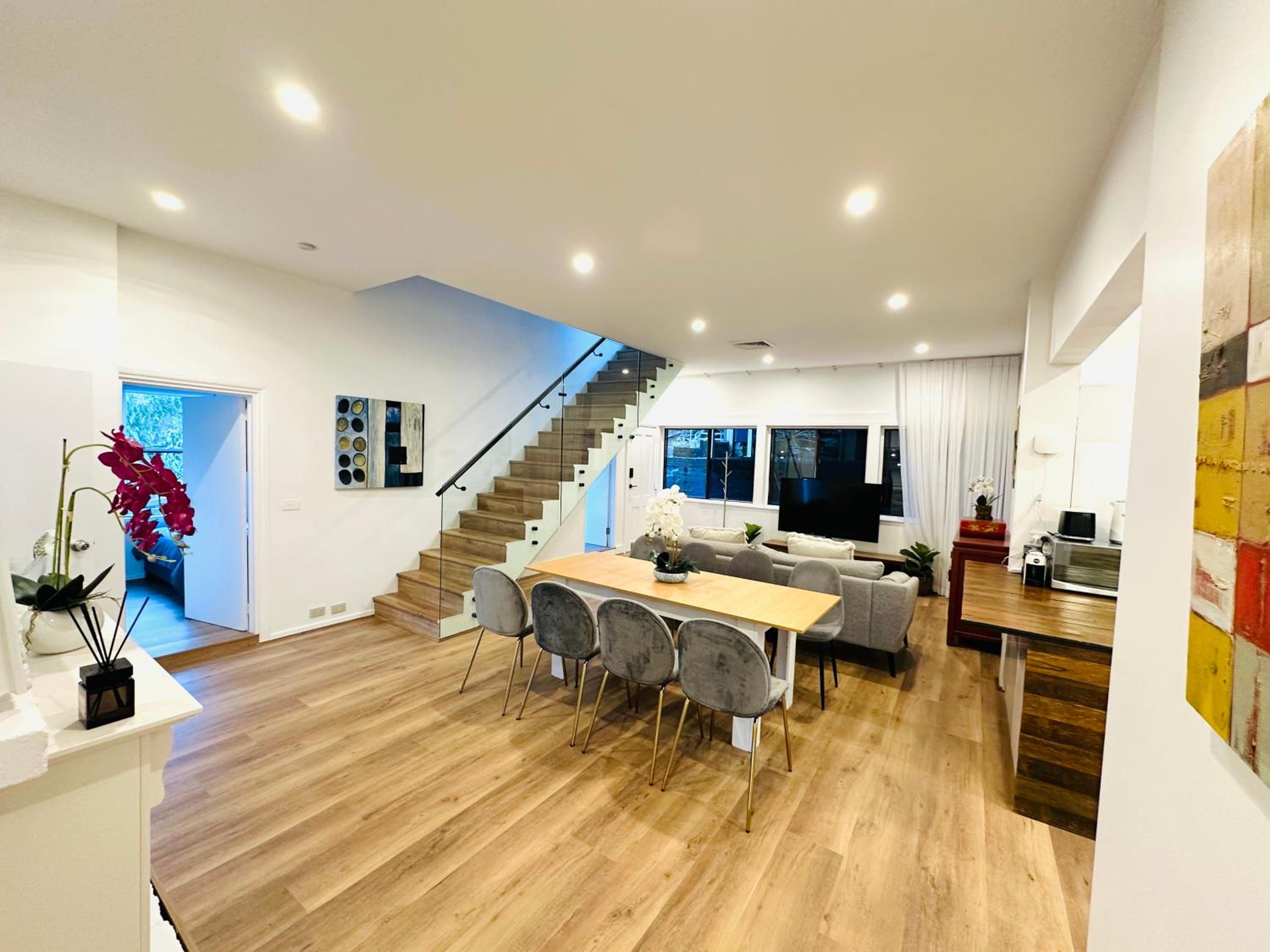 Affordable Luxury Stay Near Manly Beach