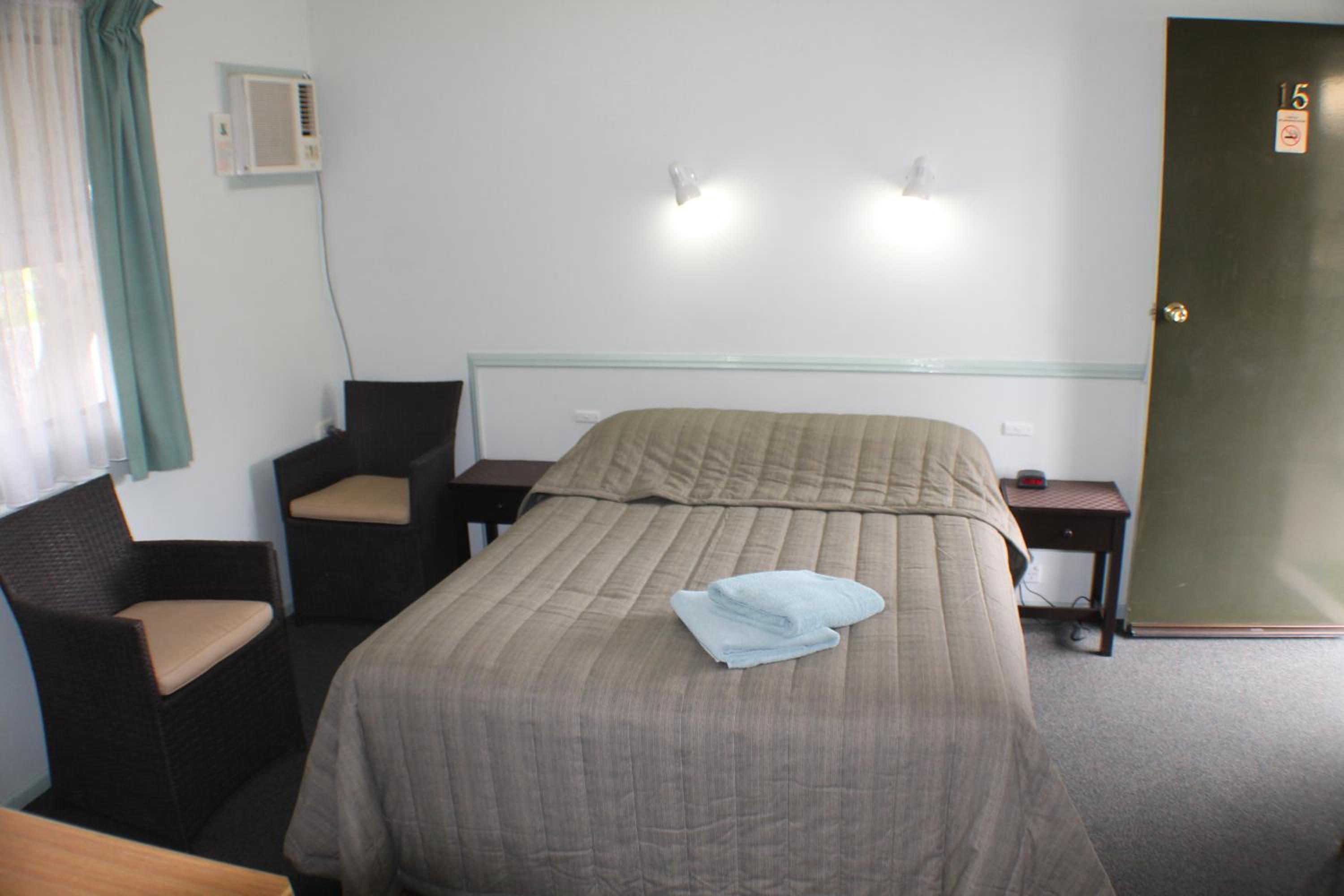 Lake Forbes Motel