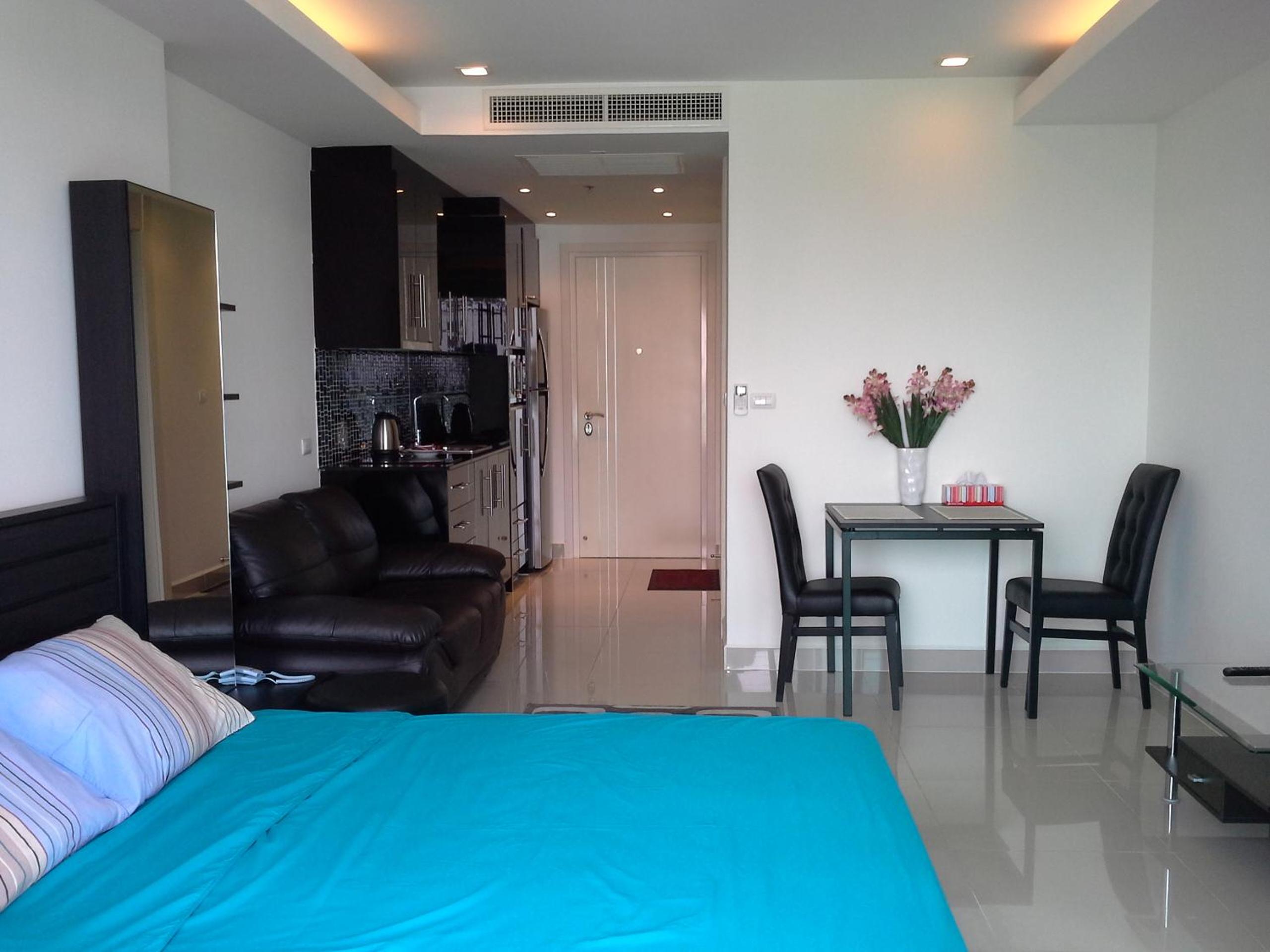 Cosy Beach View Apartments