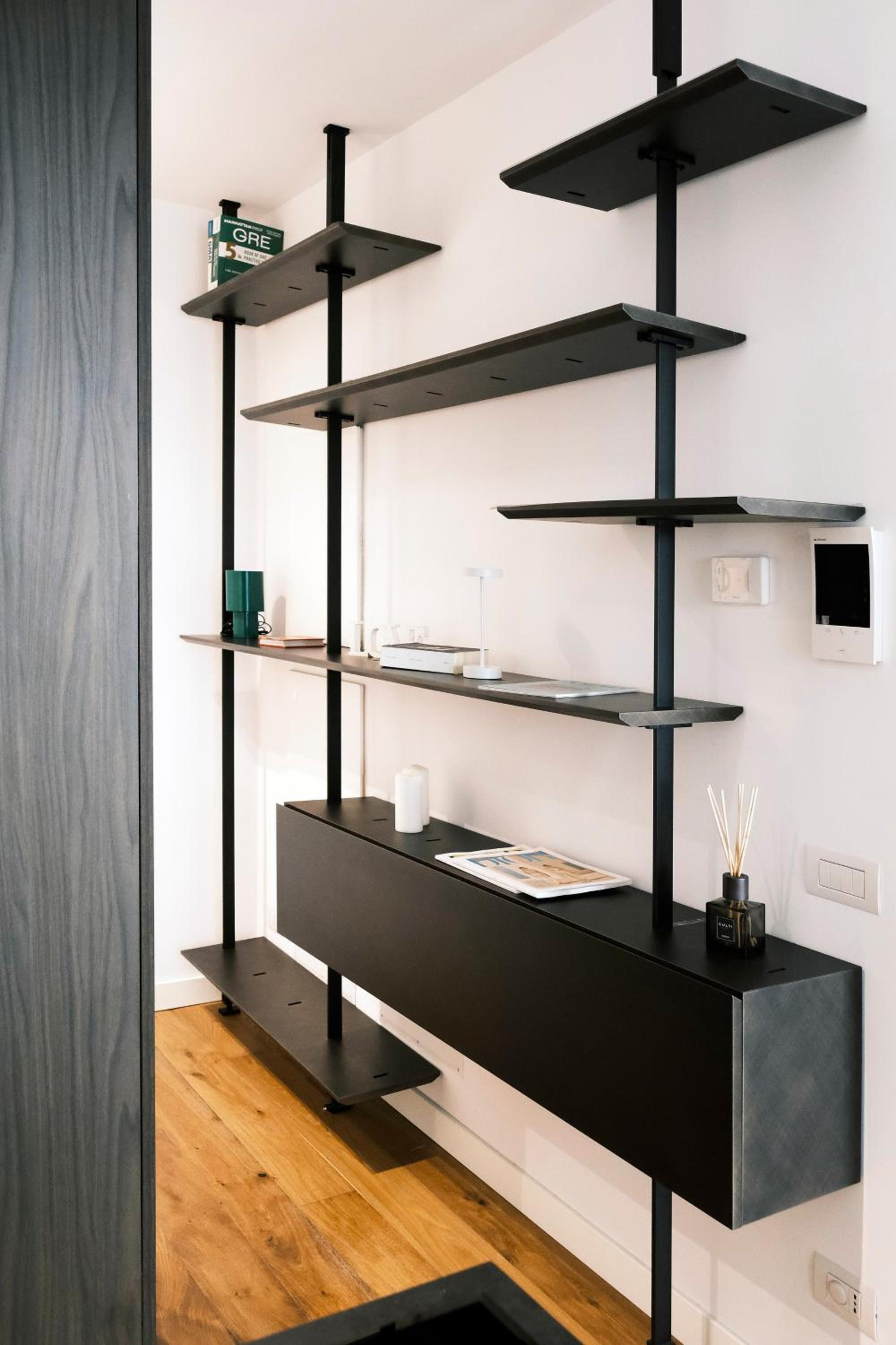 ComeCasa Milano Modern Retreat Gym & Style