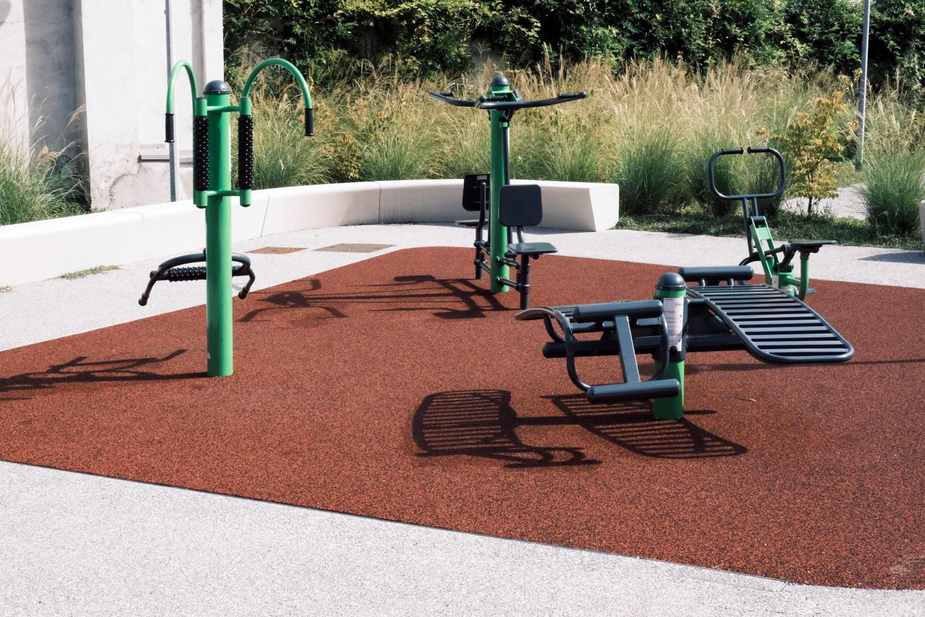 ComeCasa Milano Modern Retreat Gym & Style