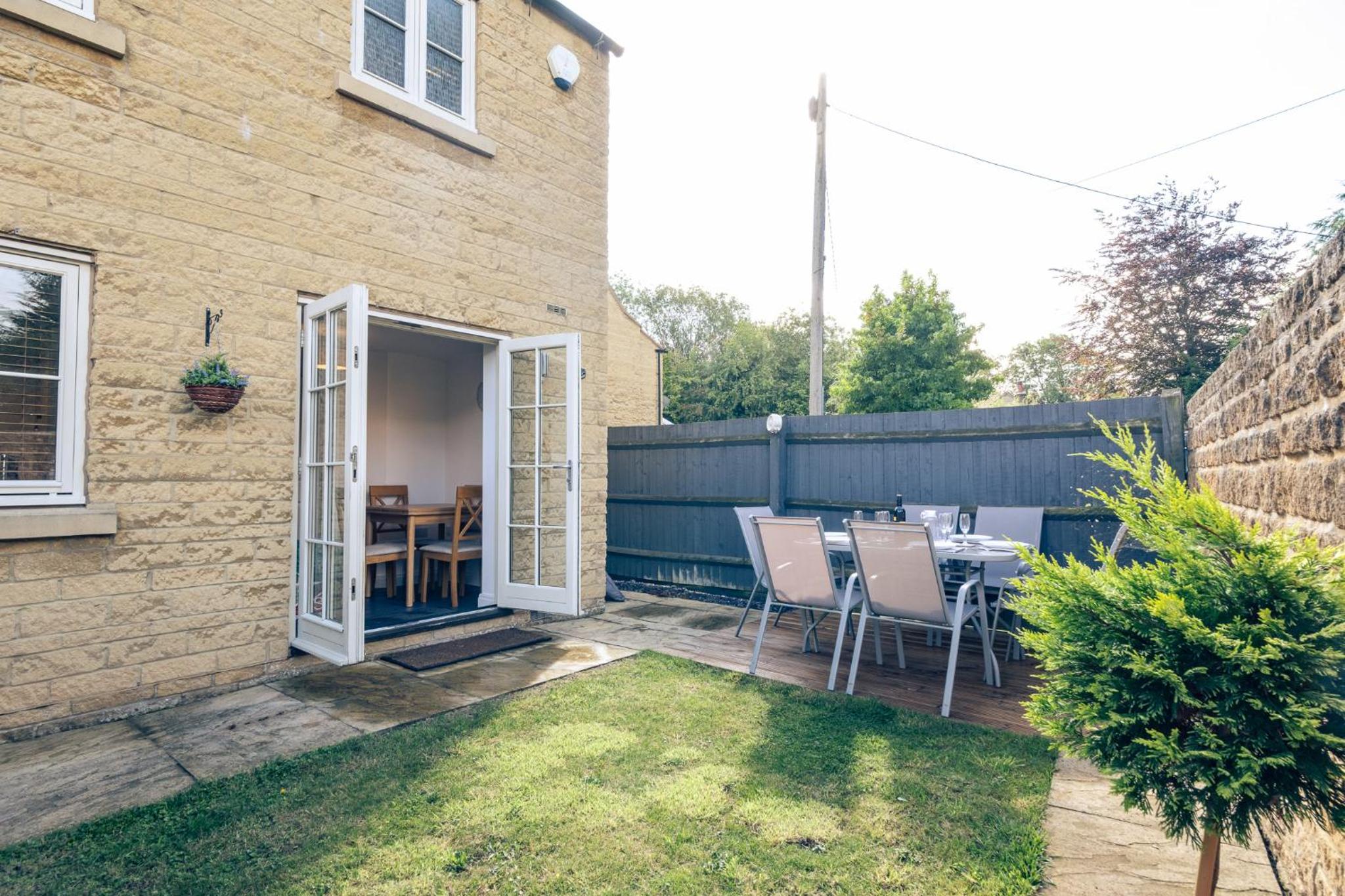 Charming 2 Bedroom Home in the Cotswolds