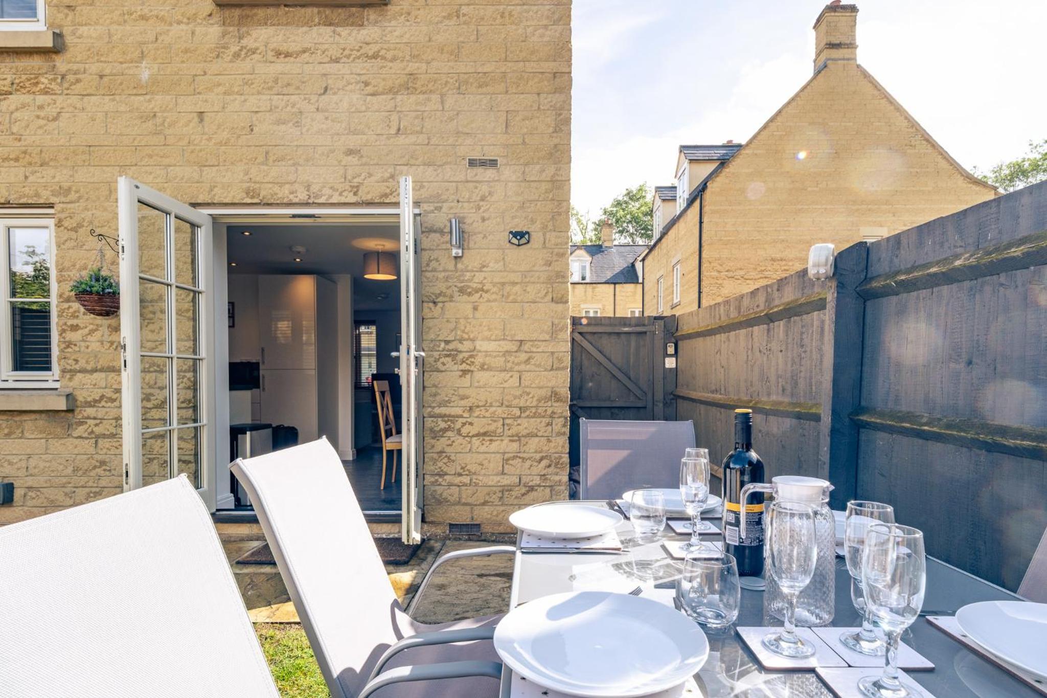 Charming 2 Bedroom Home in the Cotswolds