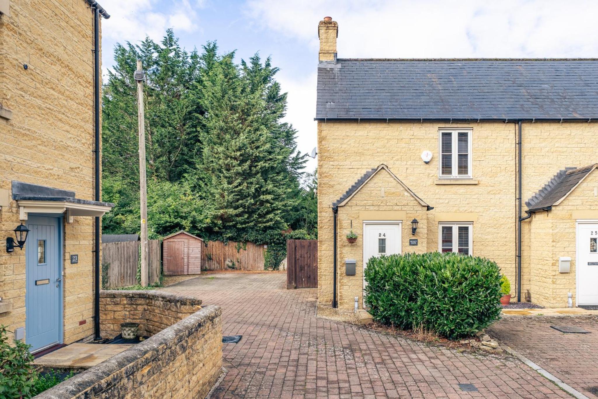 Charming 2 Bedroom Home in the Cotswolds