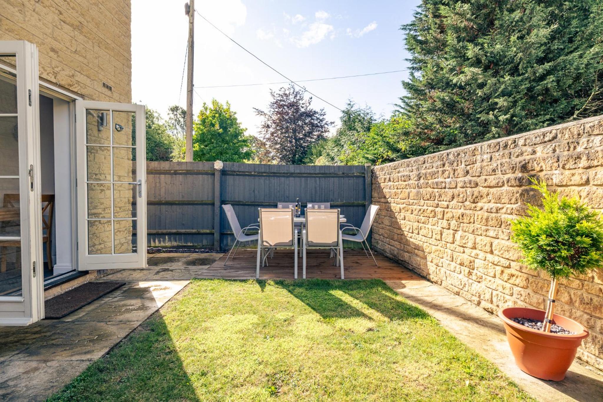 Charming 2 Bedroom Home in the Cotswolds