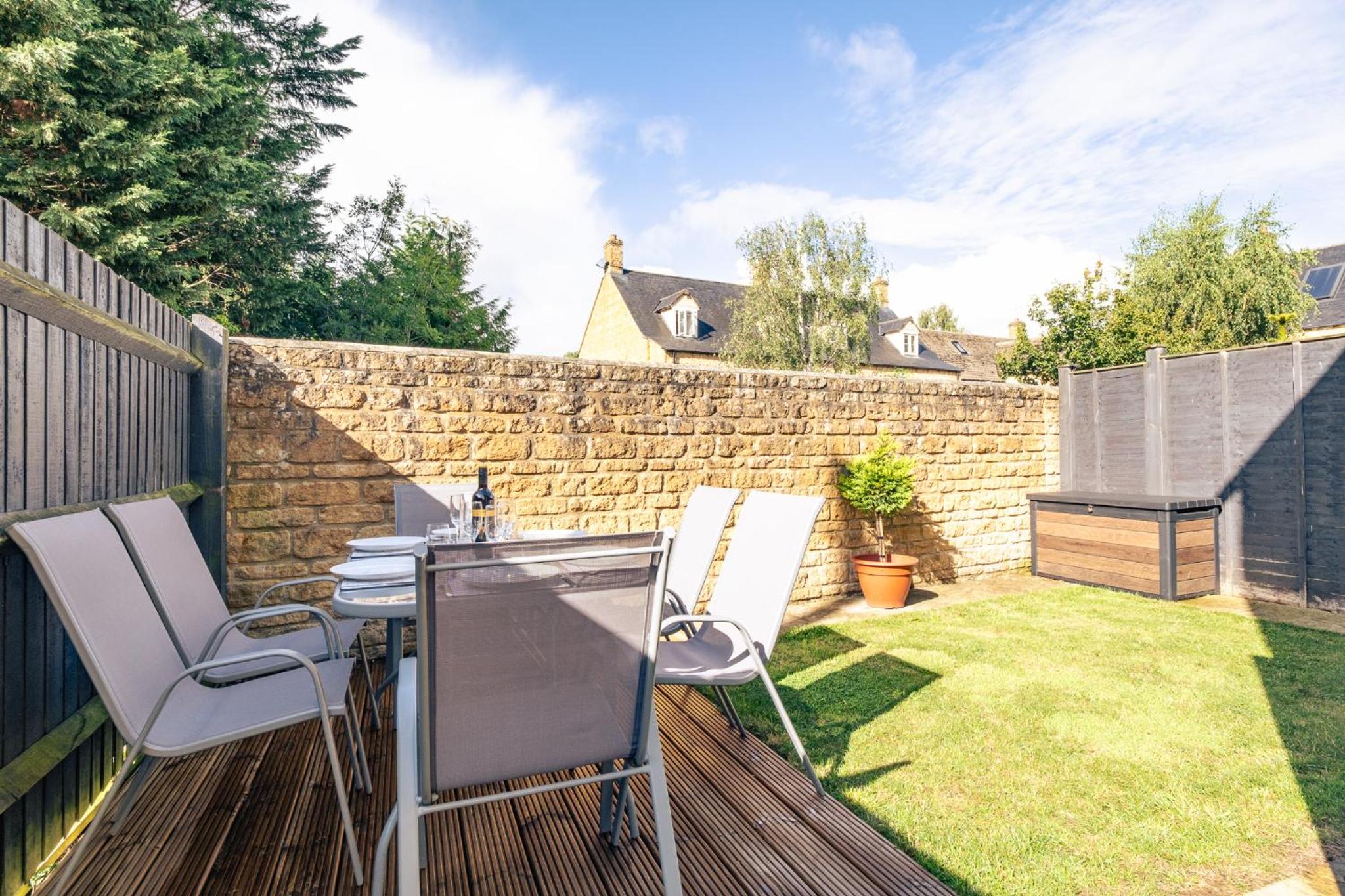 Charming 2 Bedroom Home in the Cotswolds
