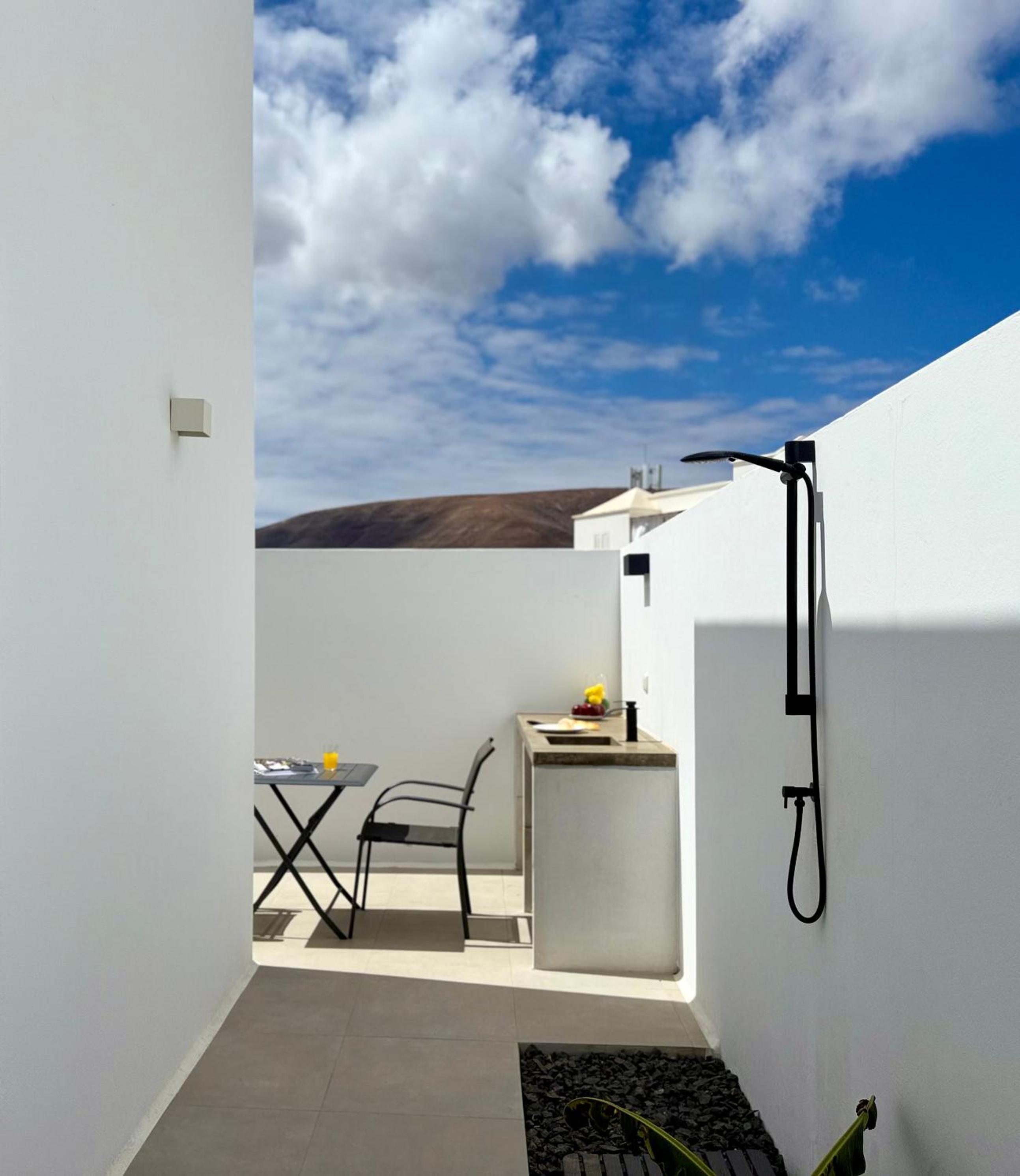 Canaryislandshost l Almar de Arrieta