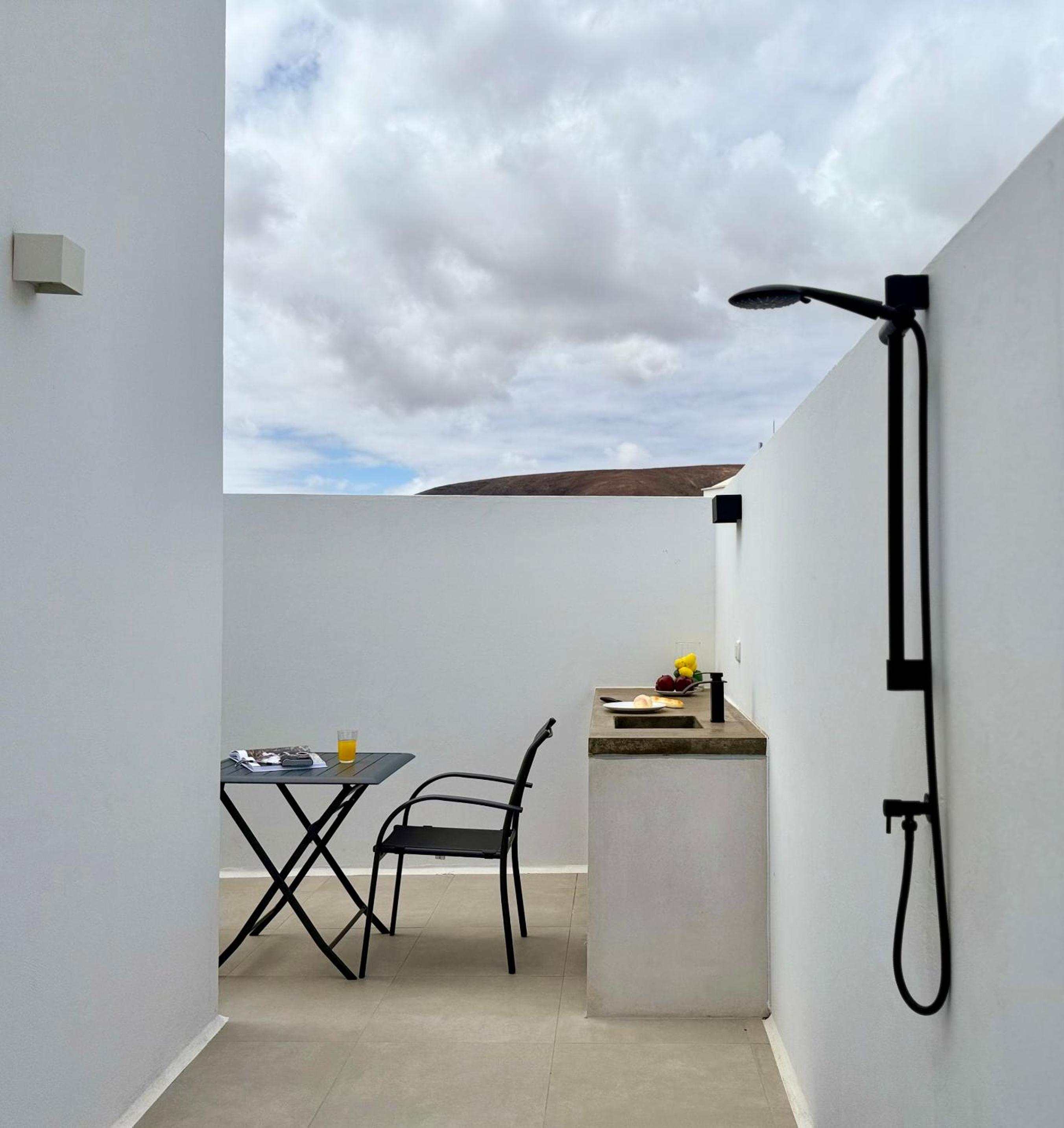 Canaryislandshost l Almar de Arrieta