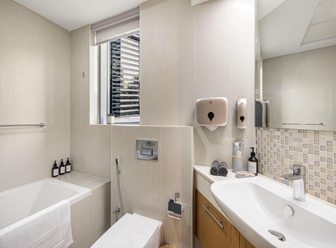 Direct Burj Khalifa View - Luxury 1BR - Walk to Dubai Mall