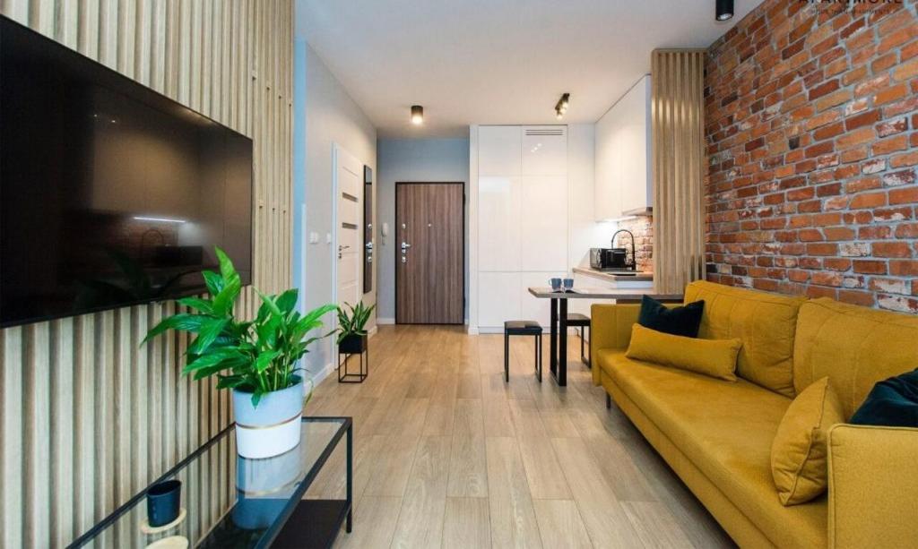 City Center Garden Gates Apartments & Free Parking by Downtown Apartments