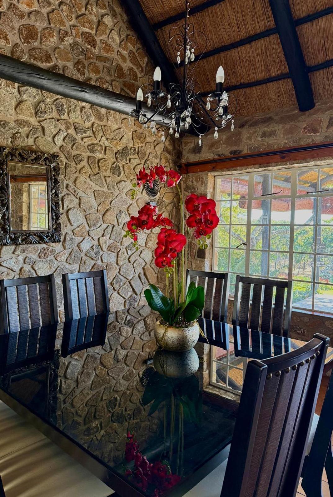 Luxury 5 bed home in Juliasdale - 2309