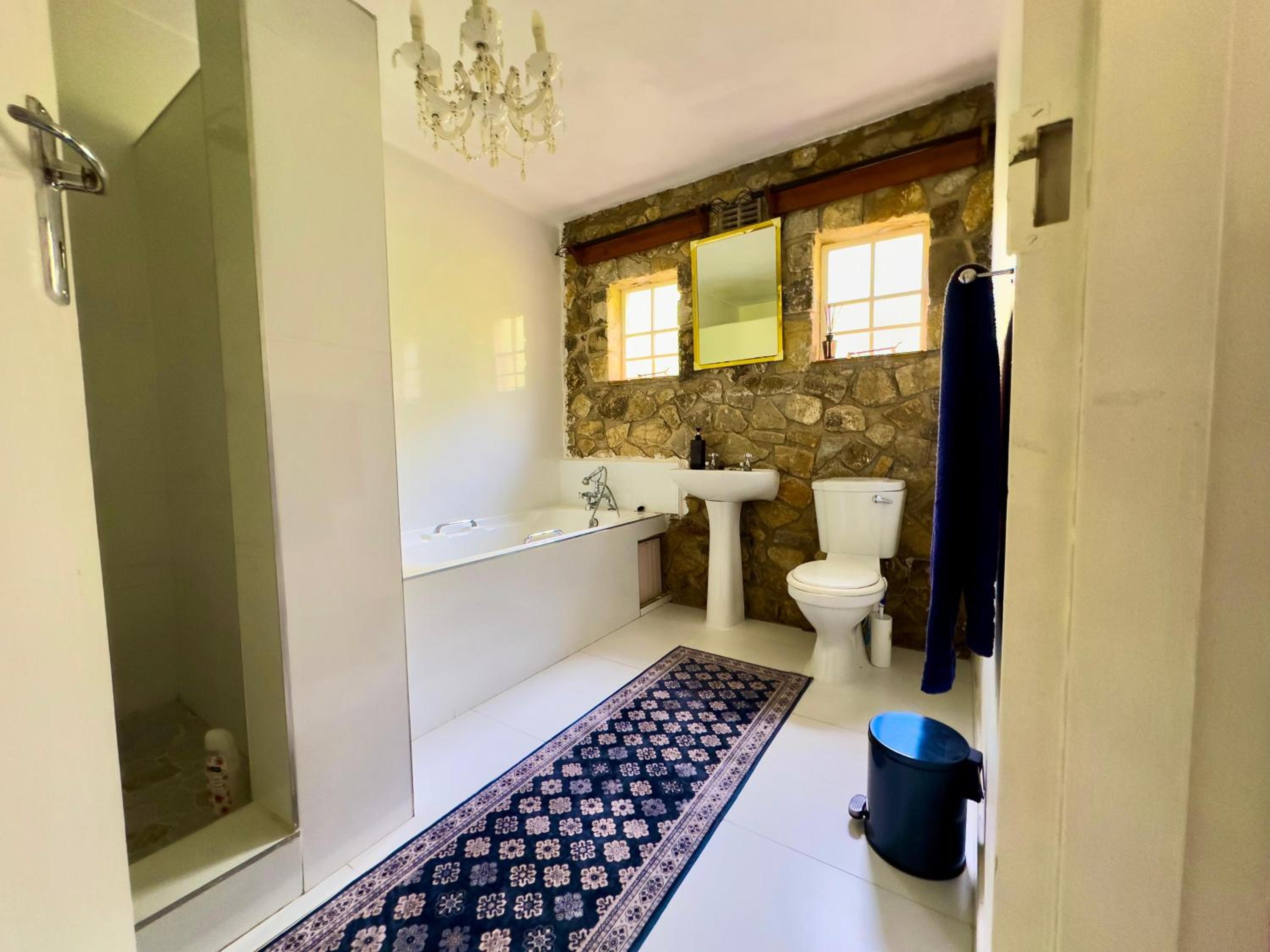 Luxury 5 bed home in Juliasdale - 2309