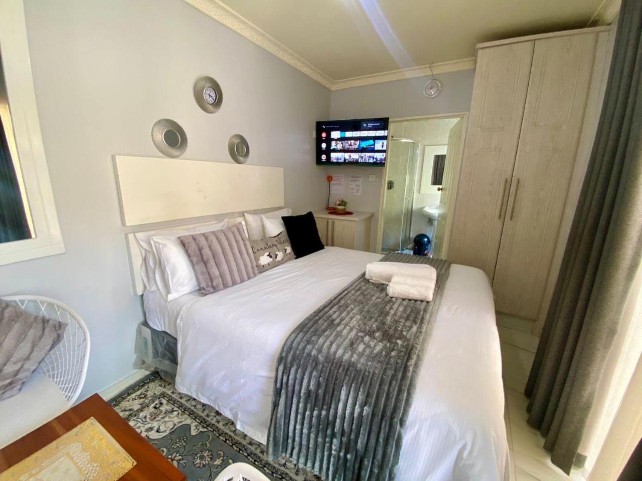 Villa near Airport City Centre - 2317