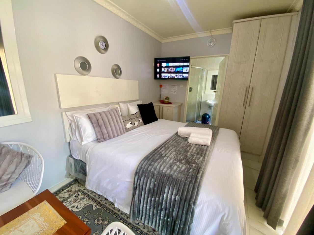 Villa near Airport City Centre - 2317