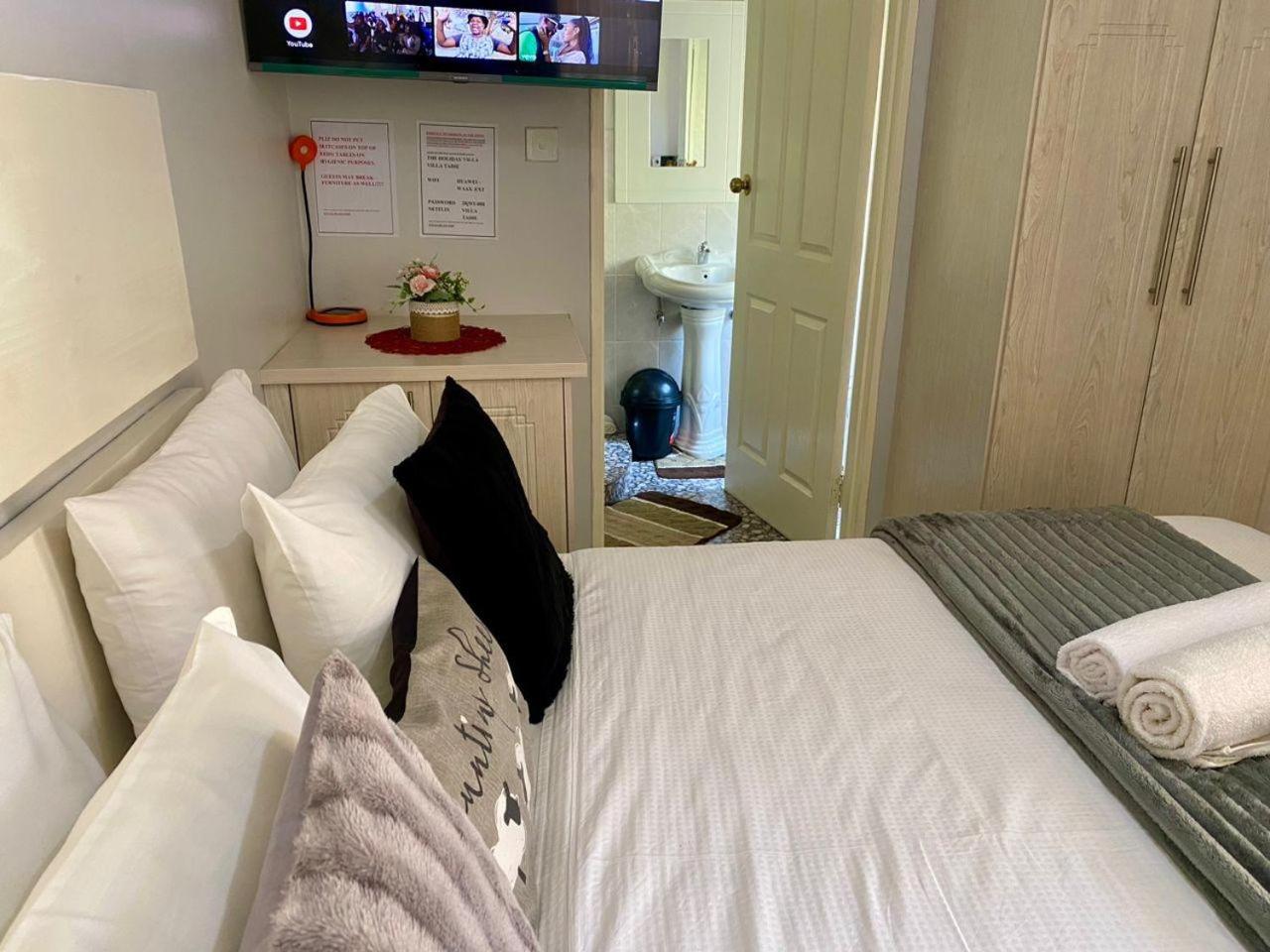 Villa near Airport City Centre - 2317
