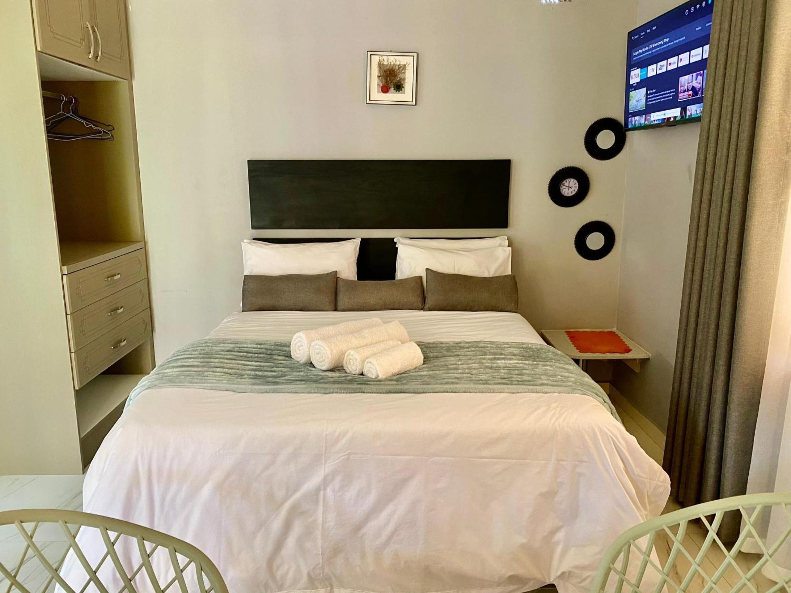 Modern Studio in New Chadcombe - 2315