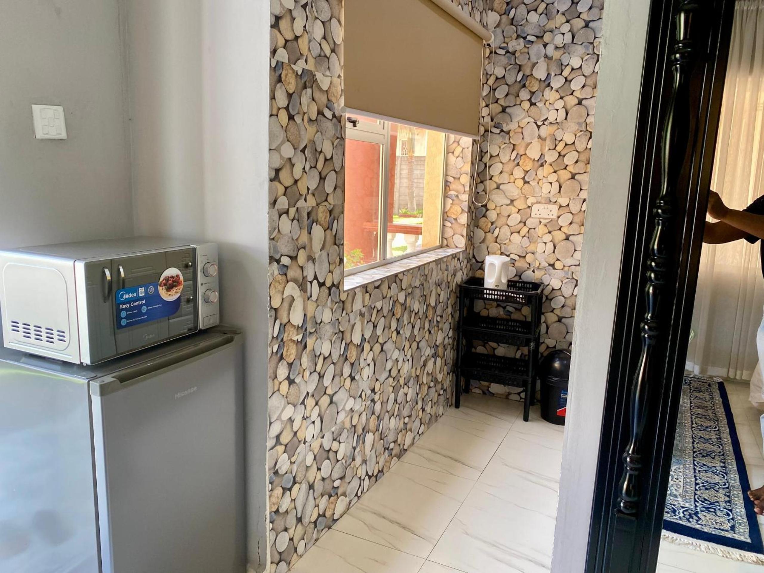 Modern Studio in New Chadcombe - 2315