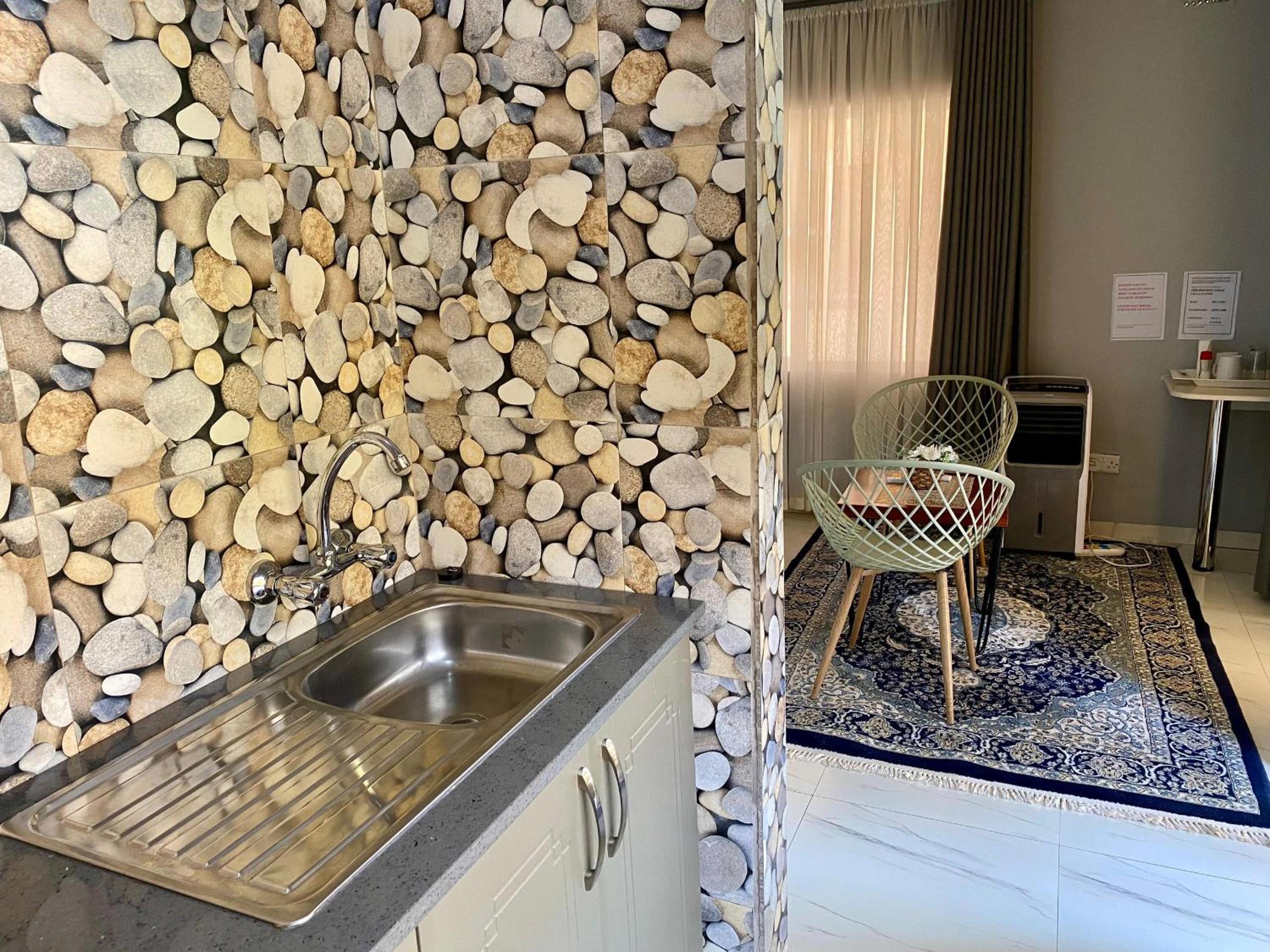 Modern Studio in New Chadcombe - 2315