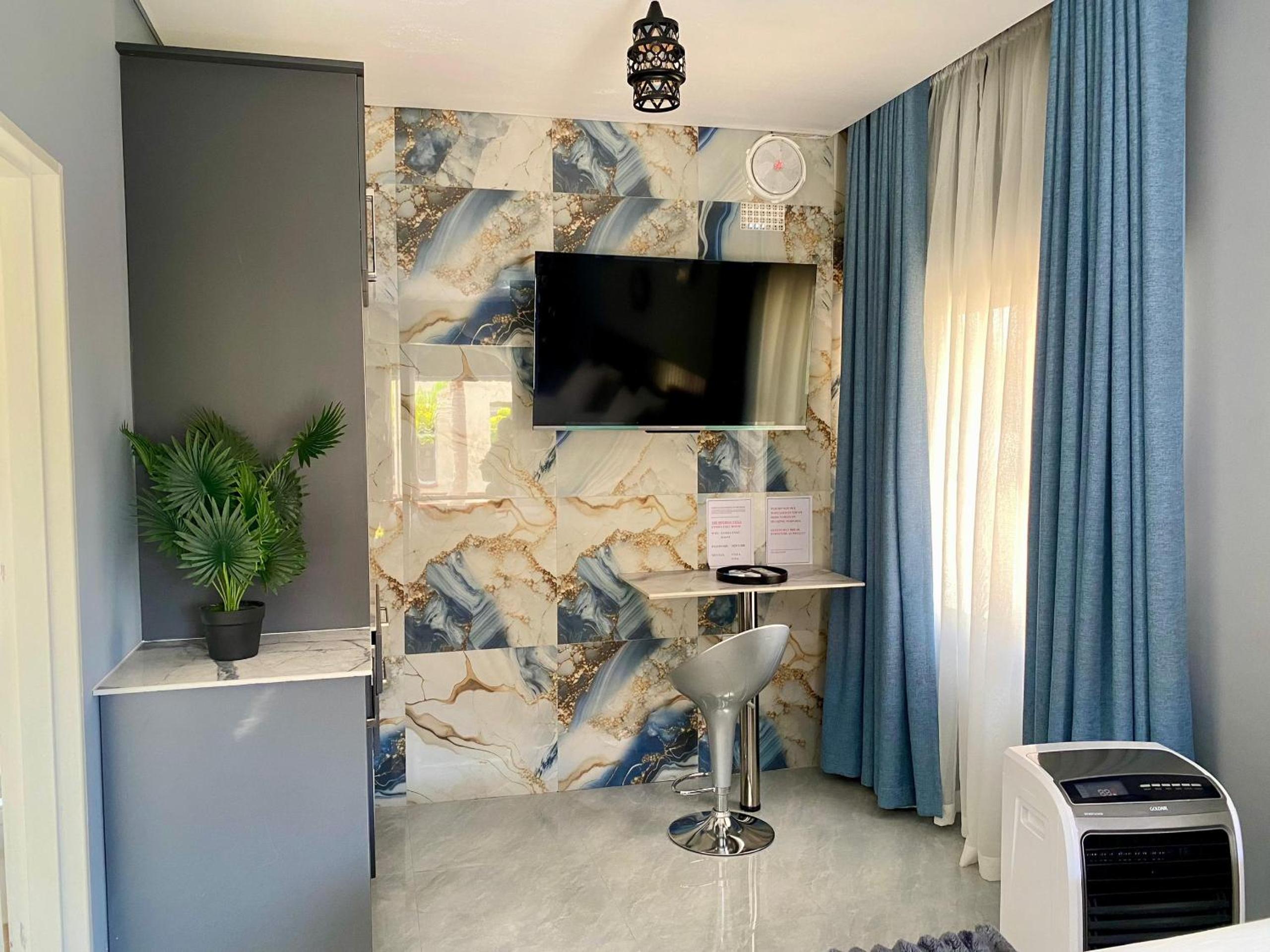 Executive studio apartment near the airport - 2320