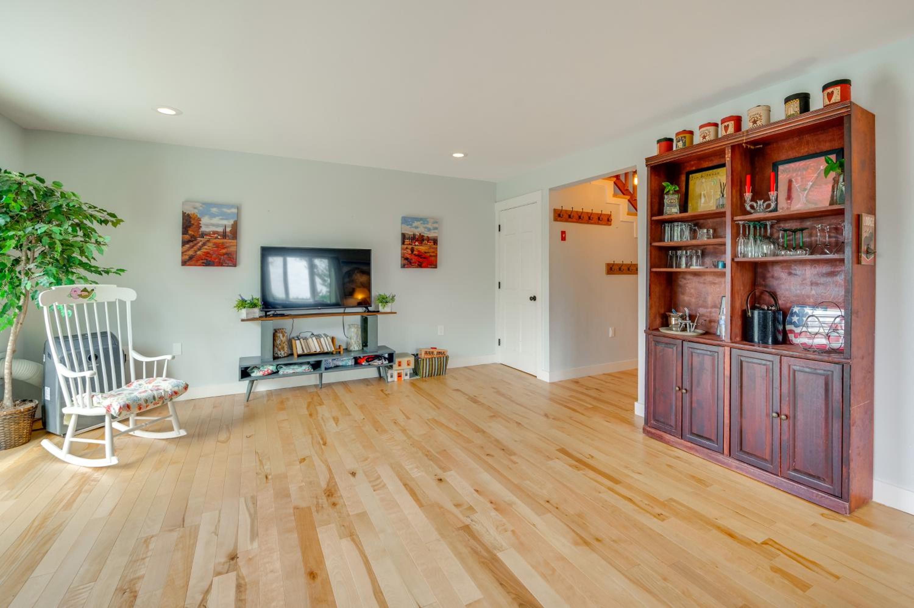 Mtn Views, On-Site Trails! Spacious Bartlett Home
