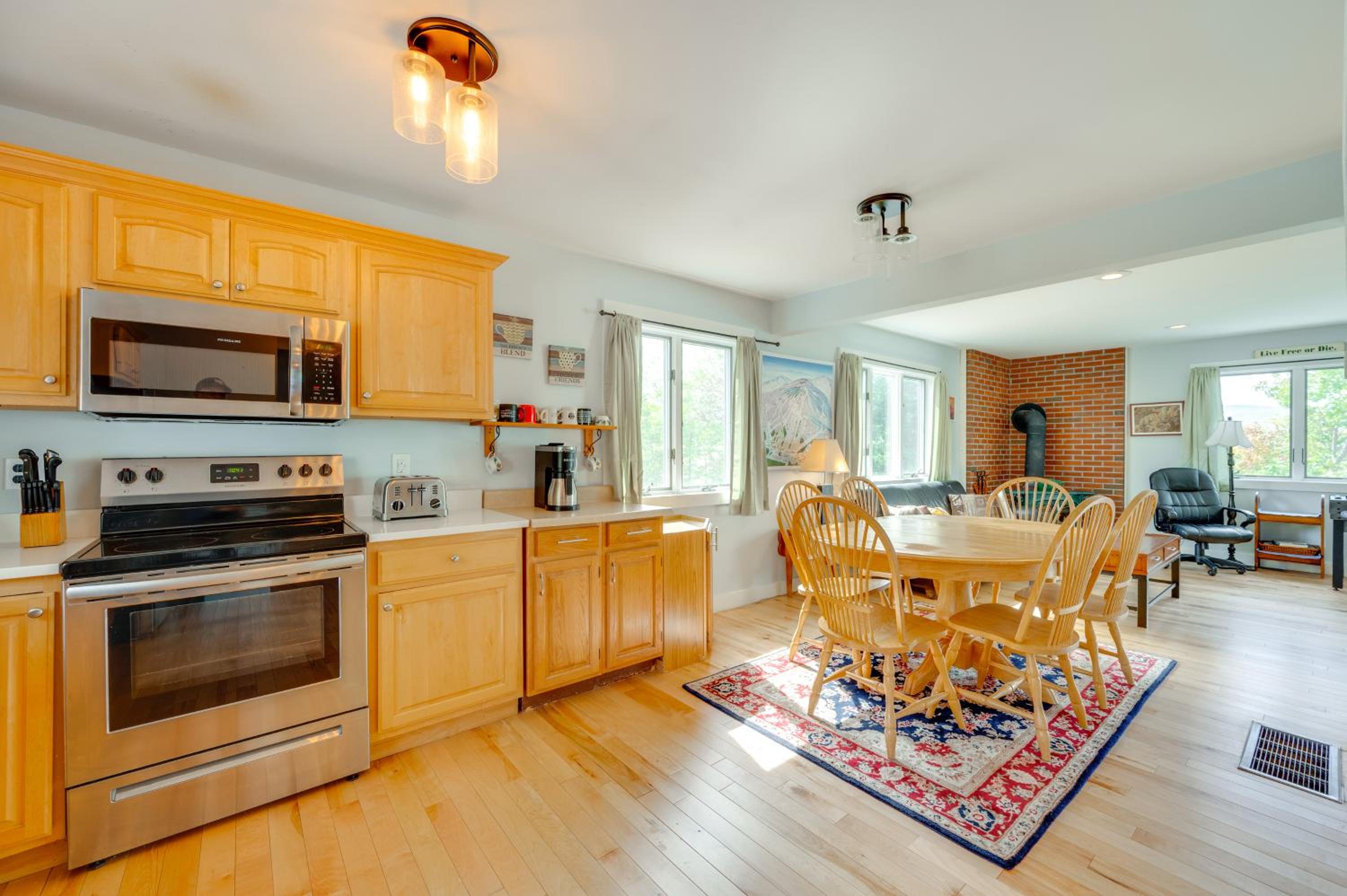 Mtn Views, On-Site Trails! Spacious Bartlett Home