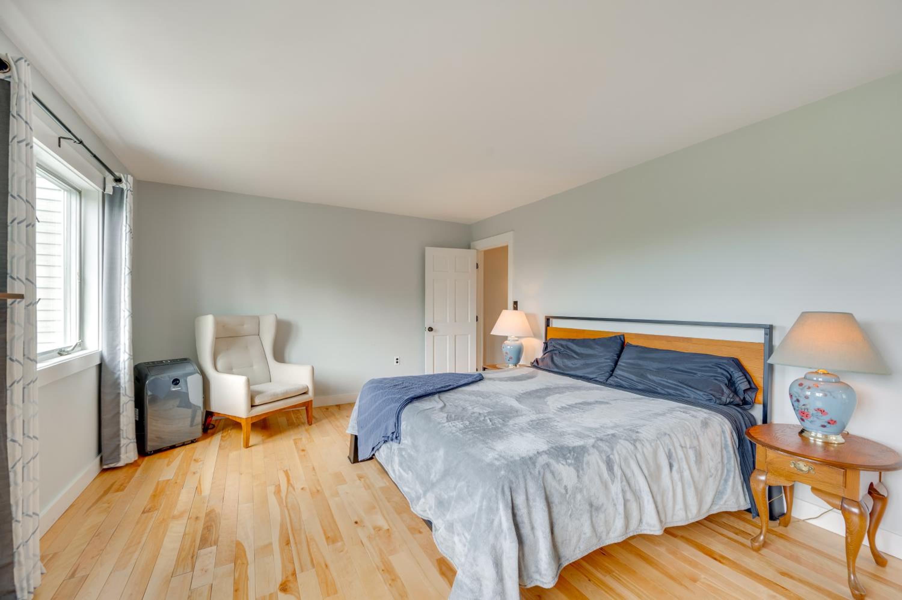 Mtn Views, On-Site Trails! Spacious Bartlett Home