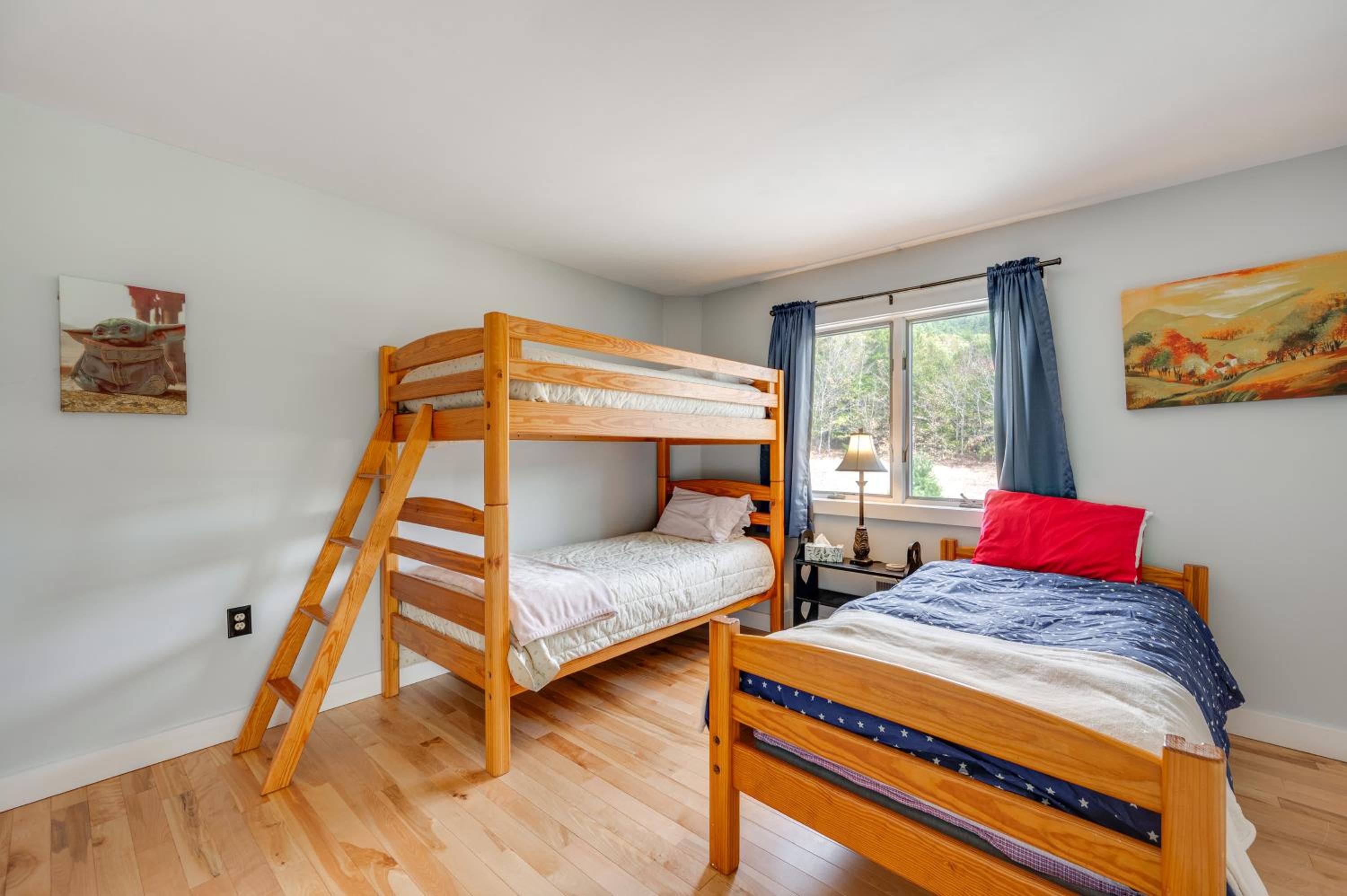 Mtn Views, On-Site Trails! Spacious Bartlett Home