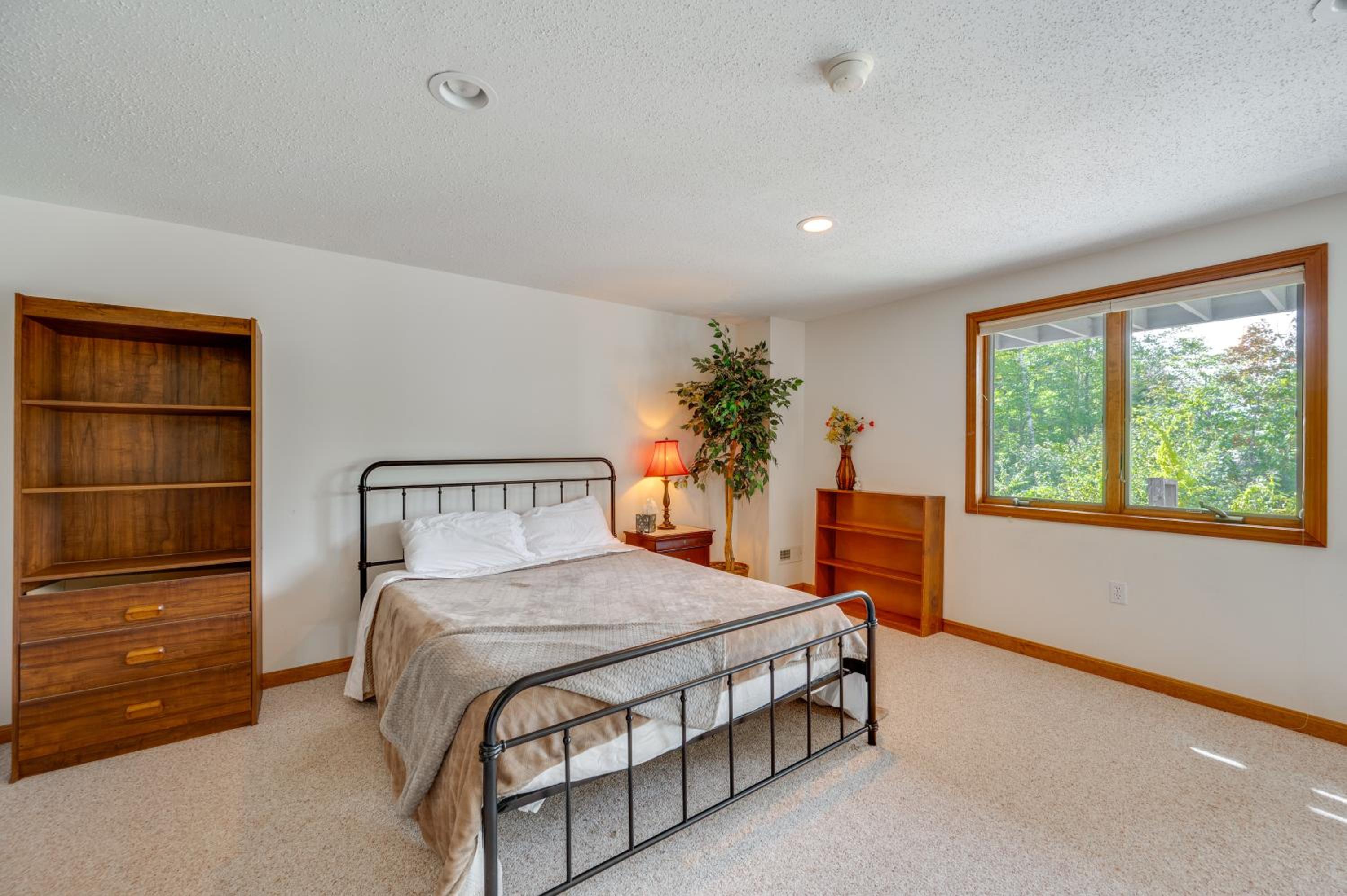 Mtn Views, On-Site Trails! Spacious Bartlett Home