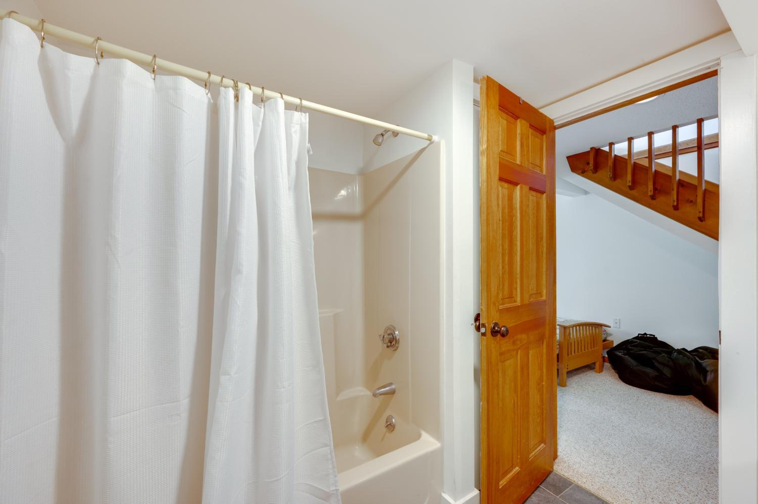 Mtn Views, On-Site Trails! Spacious Bartlett Home