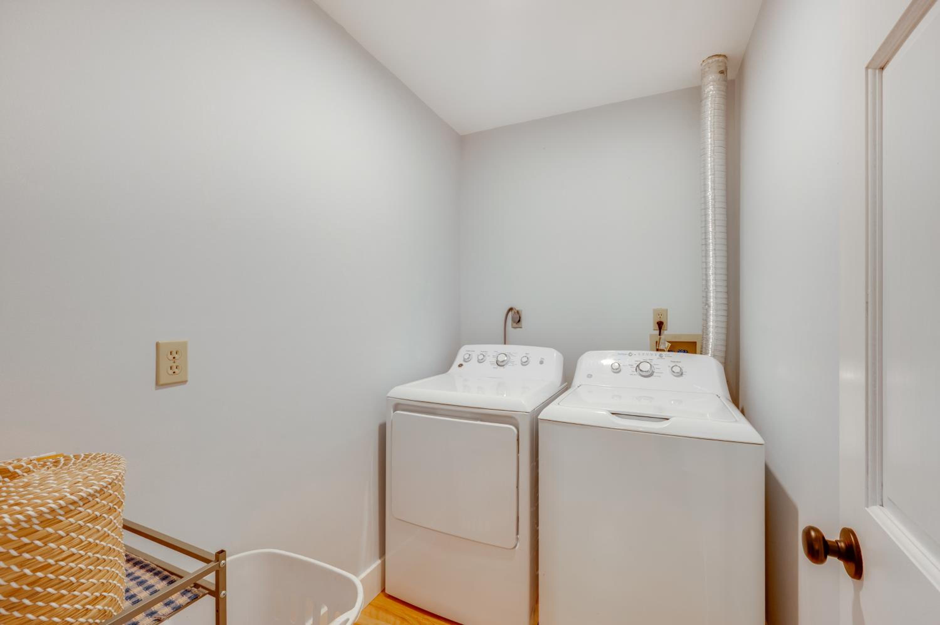 Mtn Views, On-Site Trails! Spacious Bartlett Home