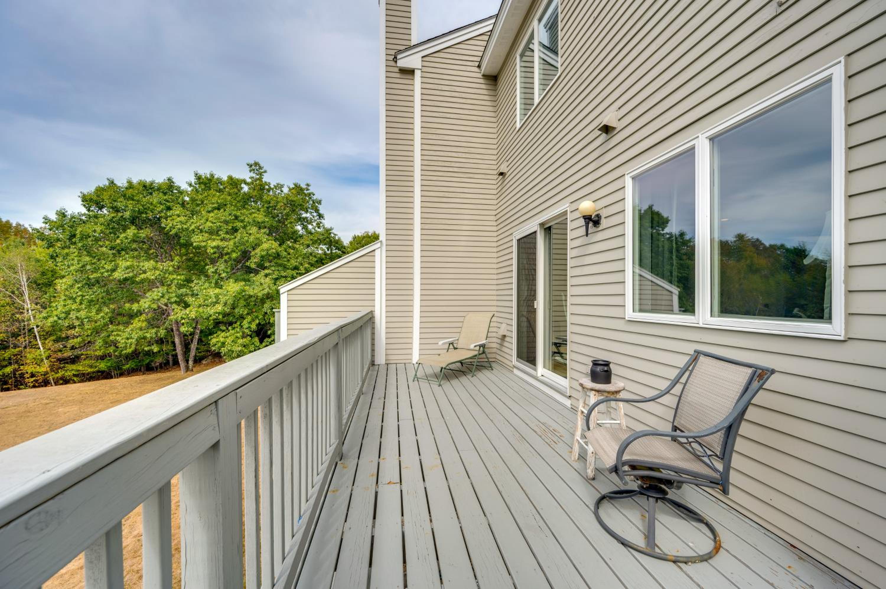 Mtn Views, On-Site Trails! Spacious Bartlett Home
