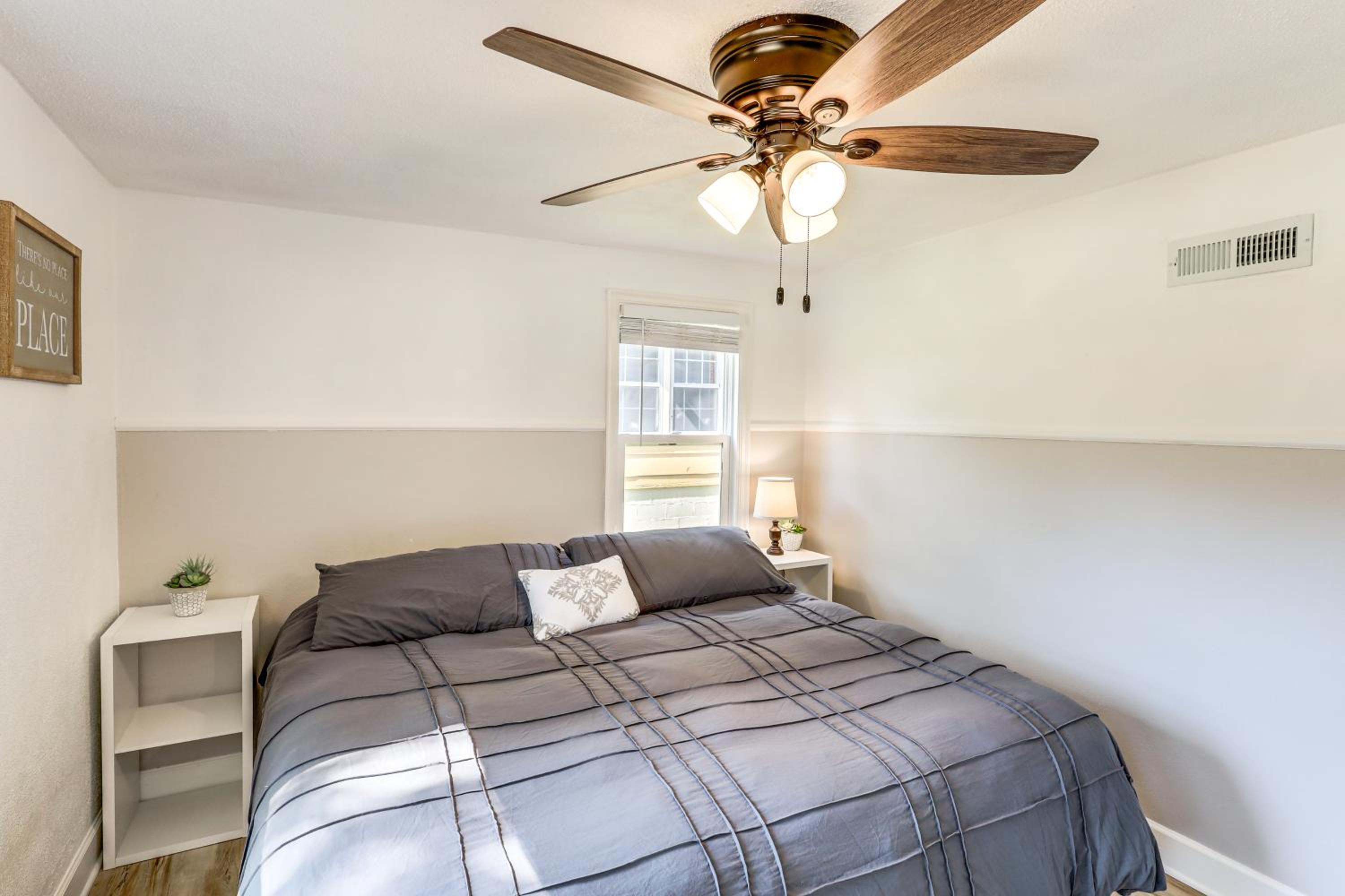 Half-Mi to Dtwn Yankton and River Charming Home!