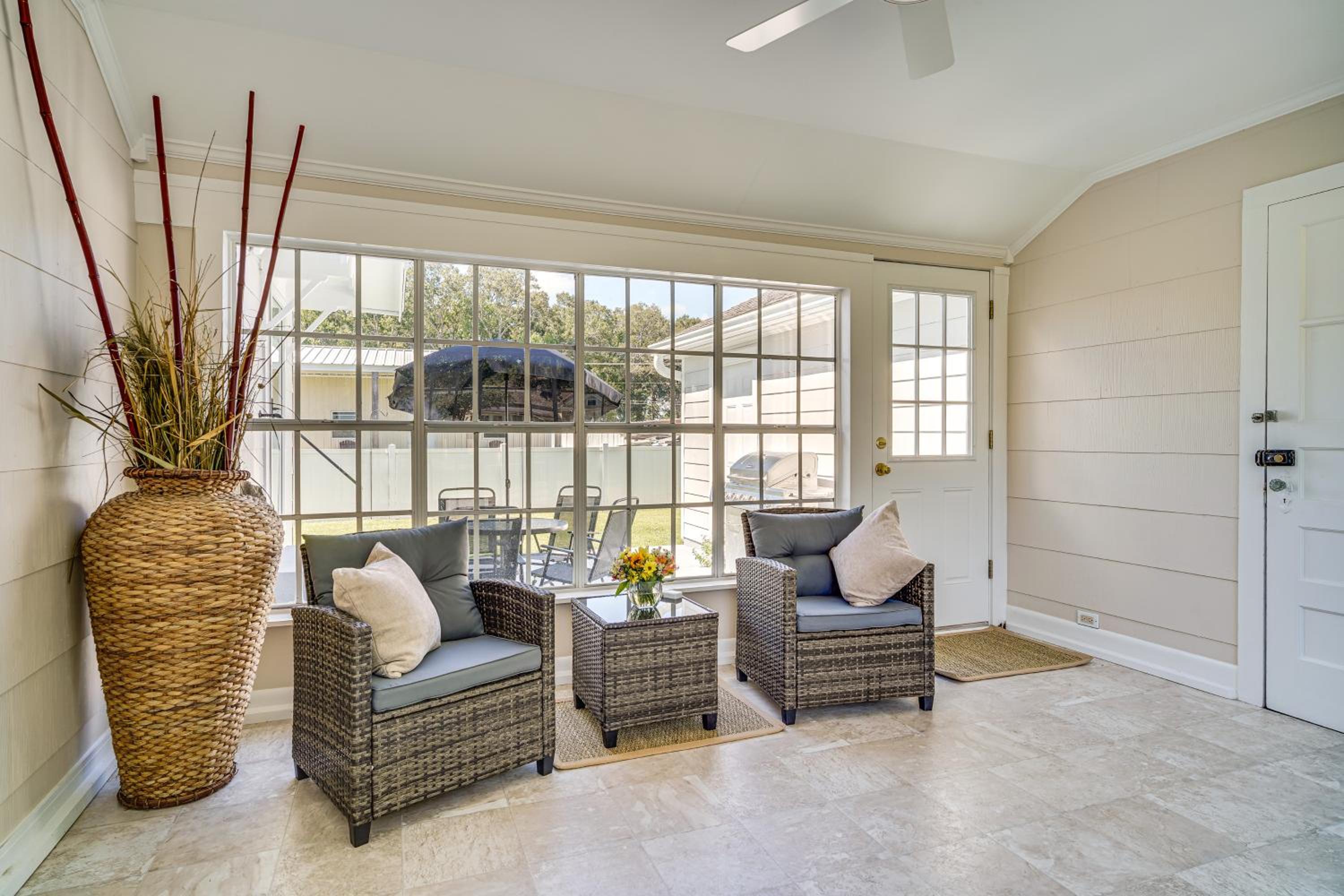 Peaceful Patio and Sunroom Baldwin Retreat