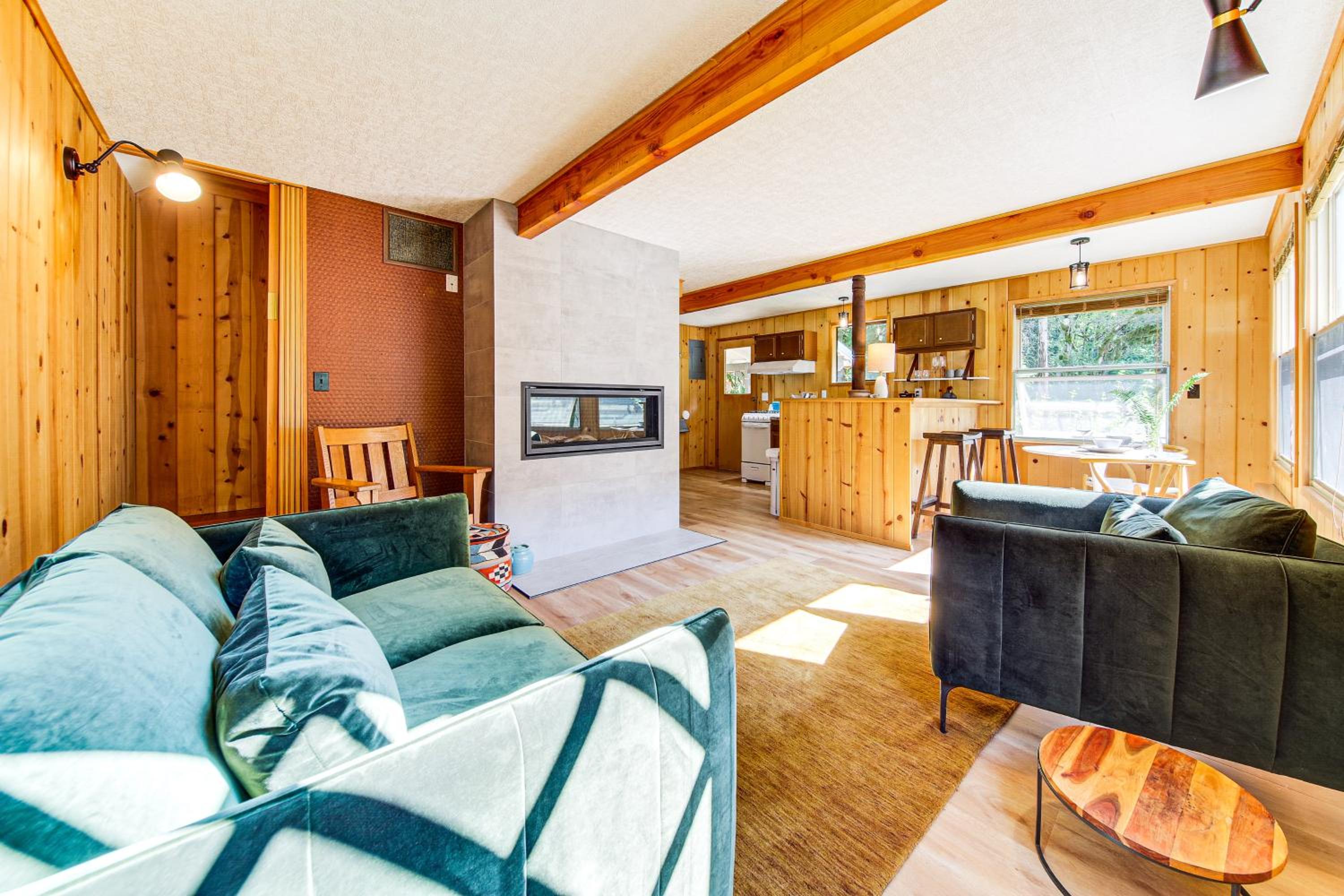 Walk to Skykomish River Wooded Escape with Fire Pit