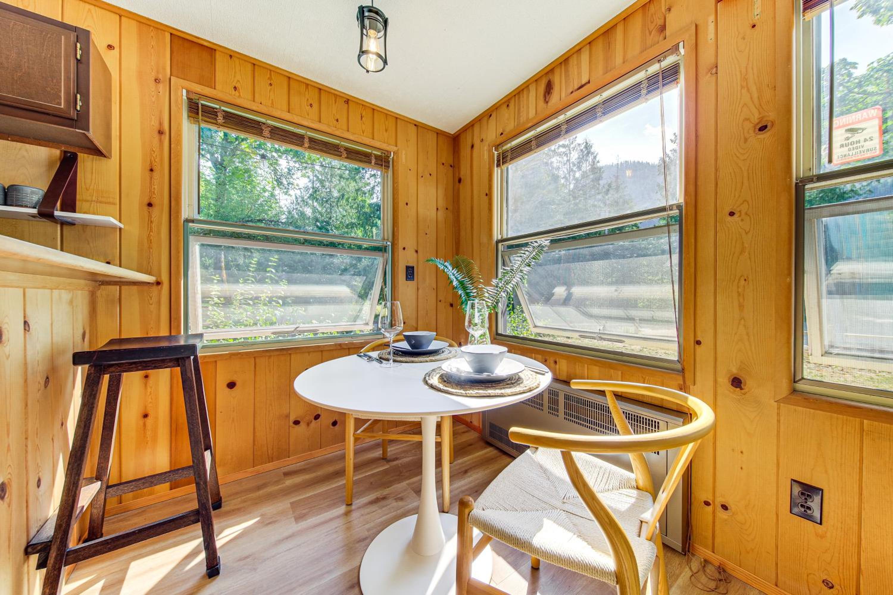Walk to Skykomish River Wooded Escape with Fire Pit