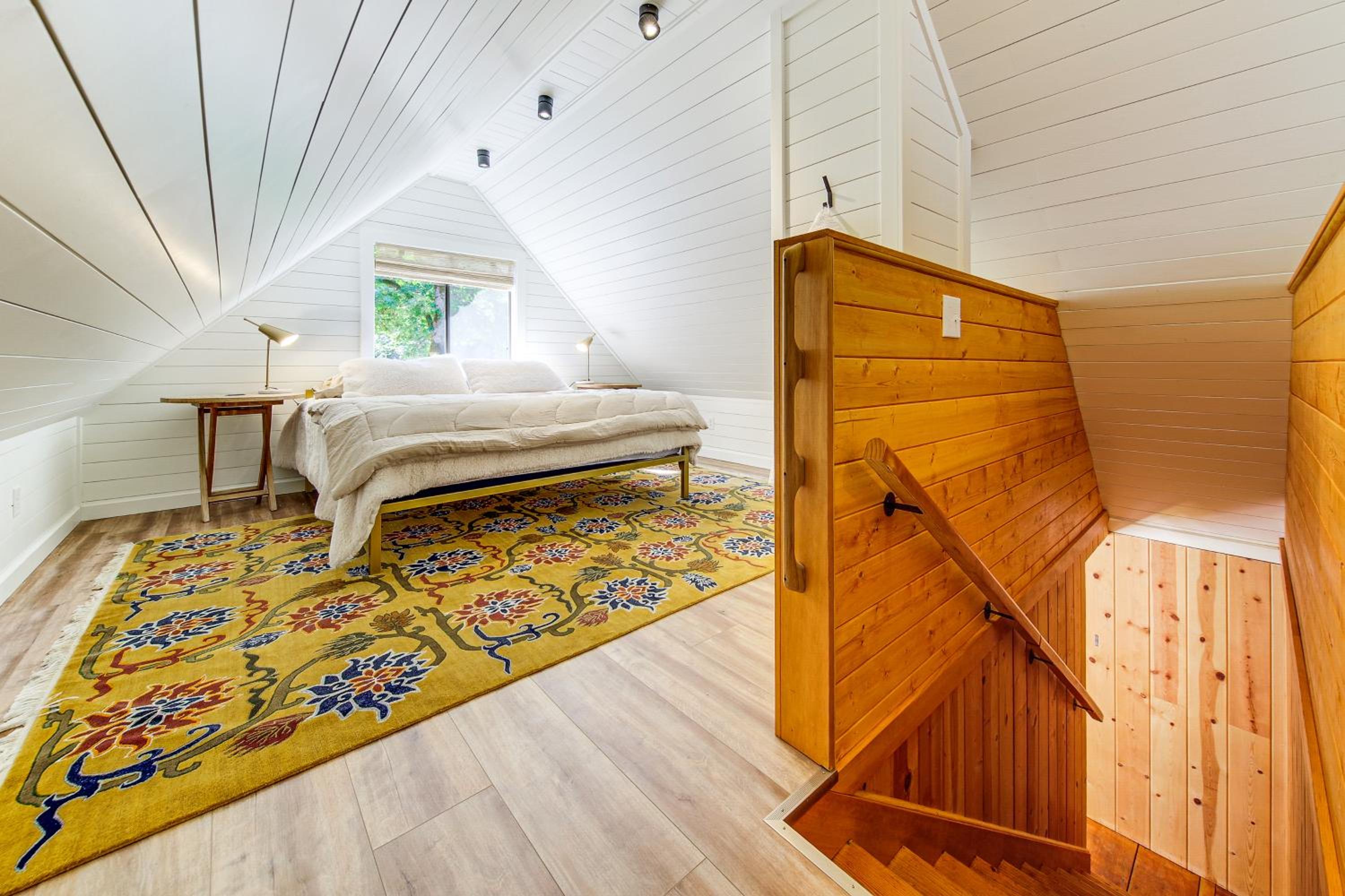 Walk to Skykomish River Wooded Escape with Fire Pit
