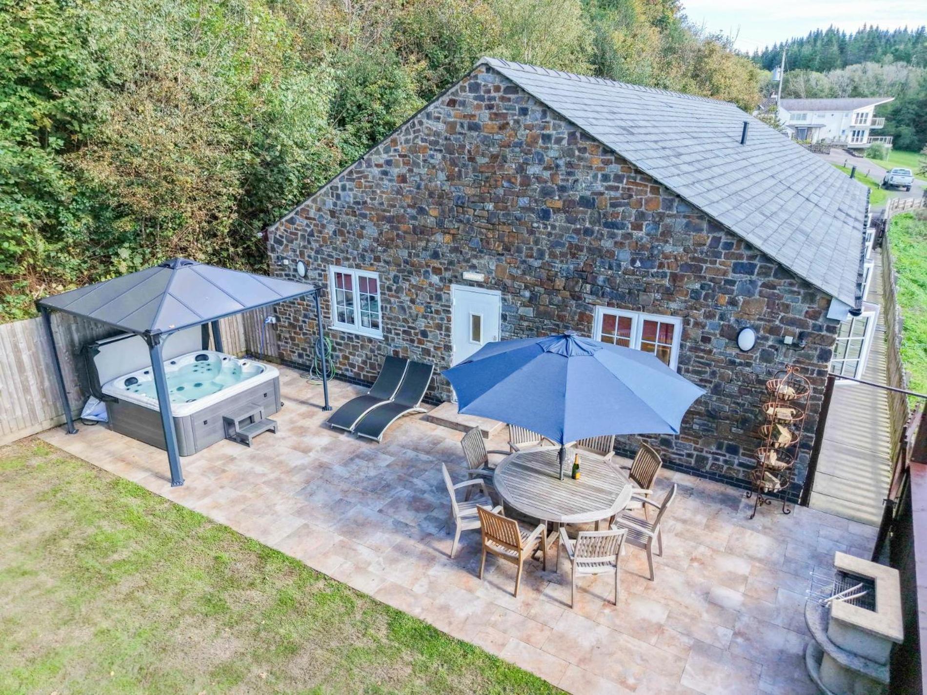 The Barn - 4 Bedroom - Tyn-Y-Coed Farm - Cardiff