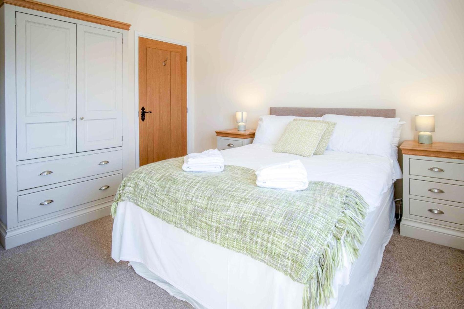 The Barn - 4 Bedroom - Tyn-Y-Coed Farm - Cardiff