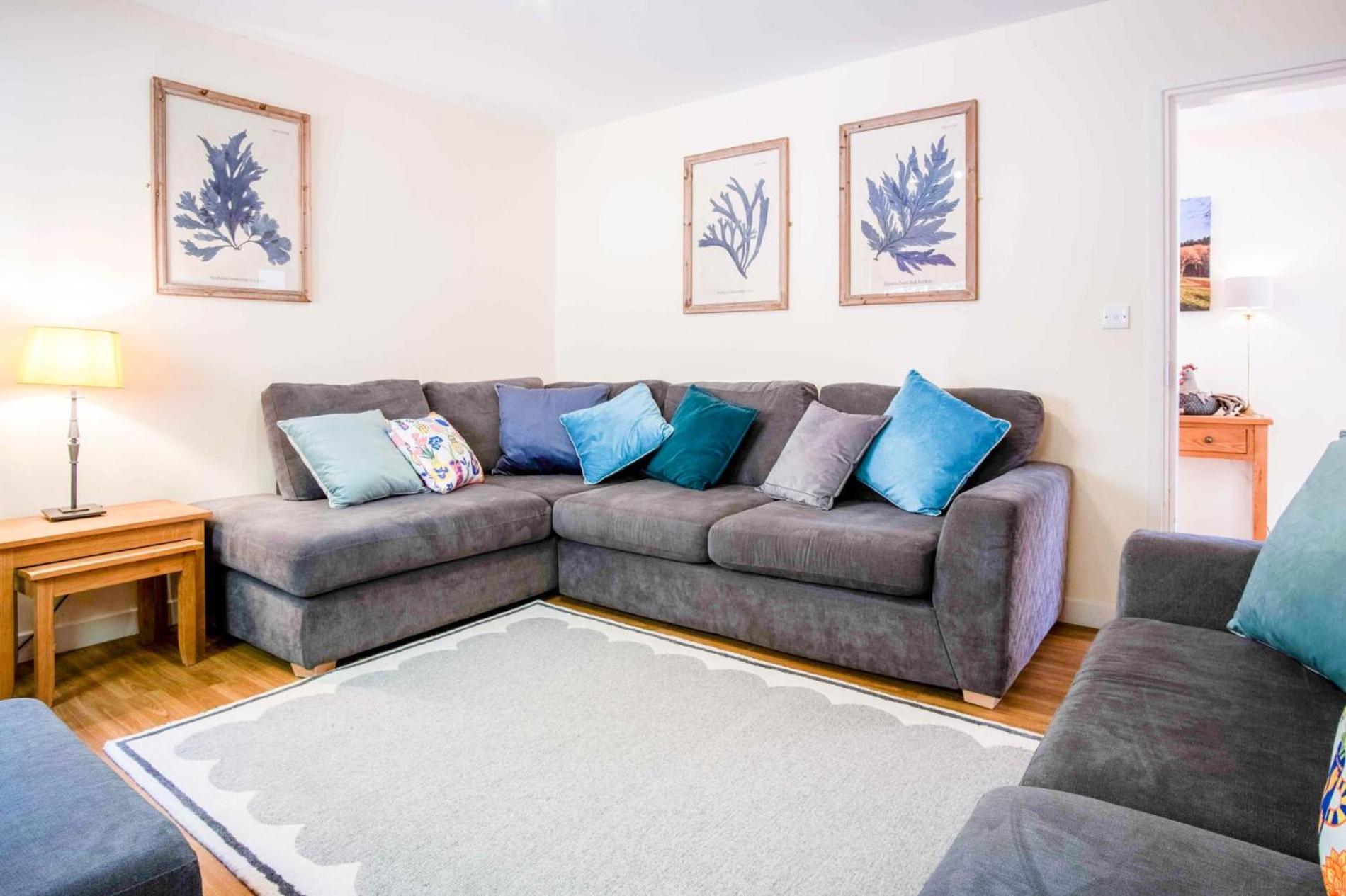 The Barn - 4 Bedroom - Tyn-Y-Coed Farm - Cardiff