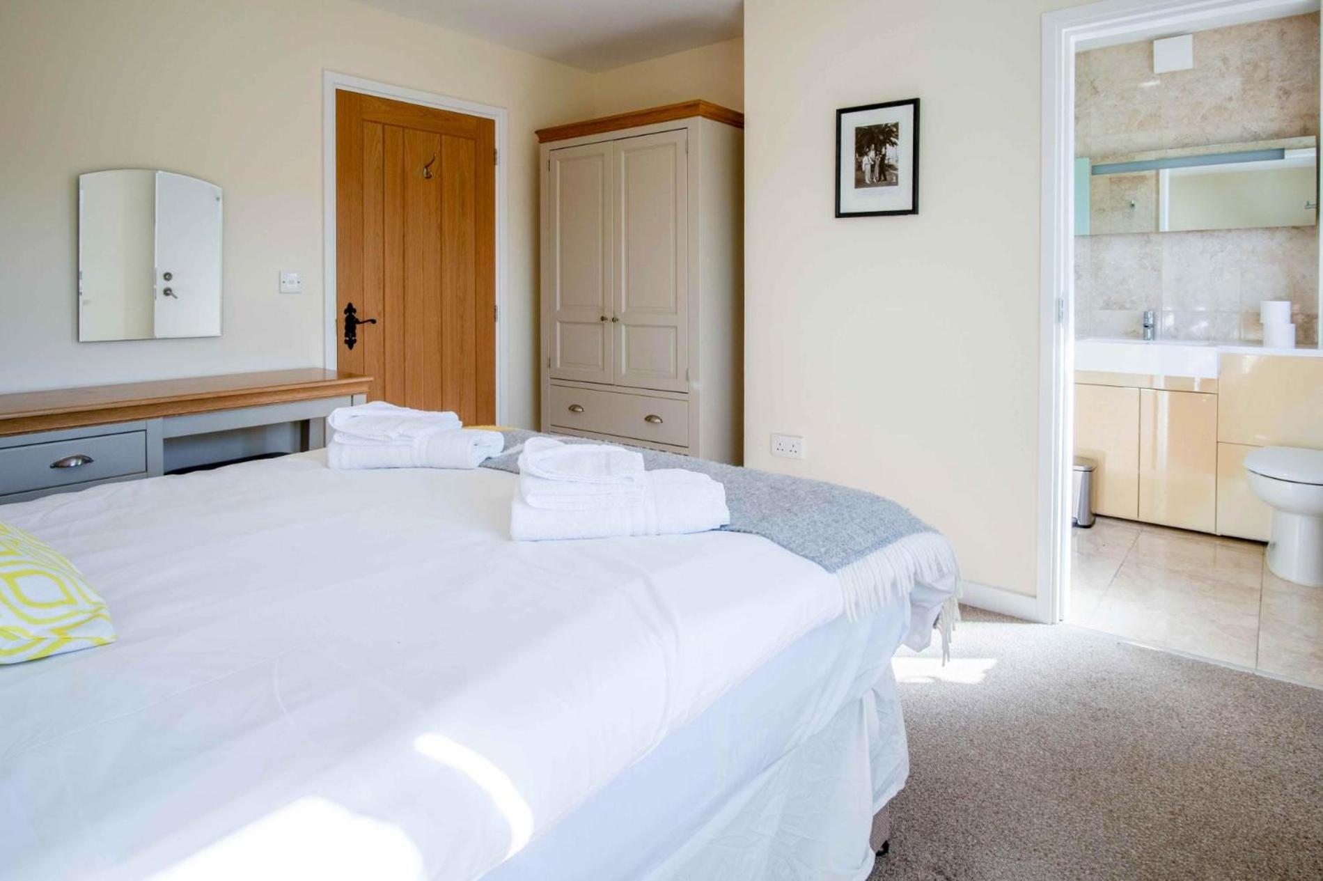 The Barn - 4 Bedroom - Tyn-Y-Coed Farm - Cardiff