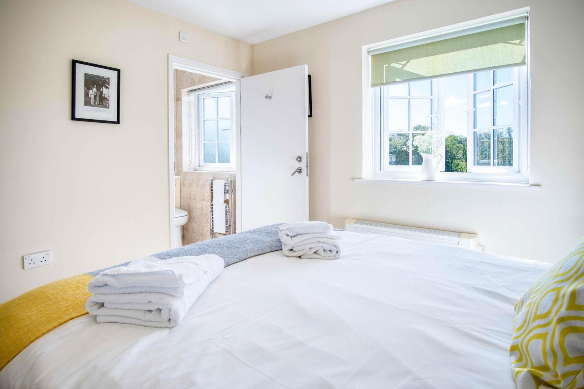 The Barn - 4 Bedroom - Tyn-Y-Coed Farm - Cardiff