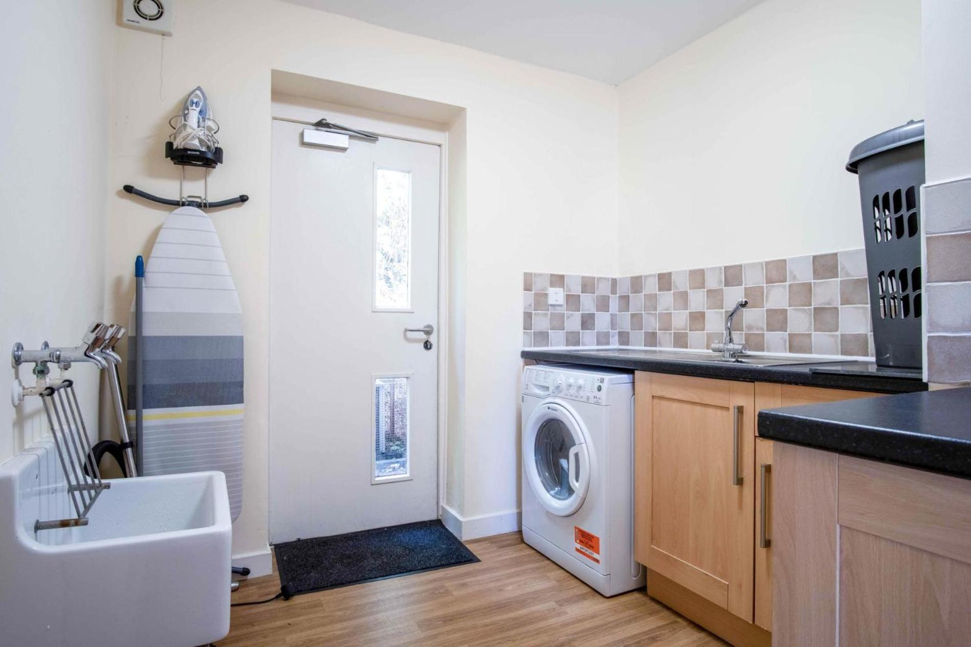 The Barn - 4 Bedroom - Tyn-Y-Coed Farm - Cardiff