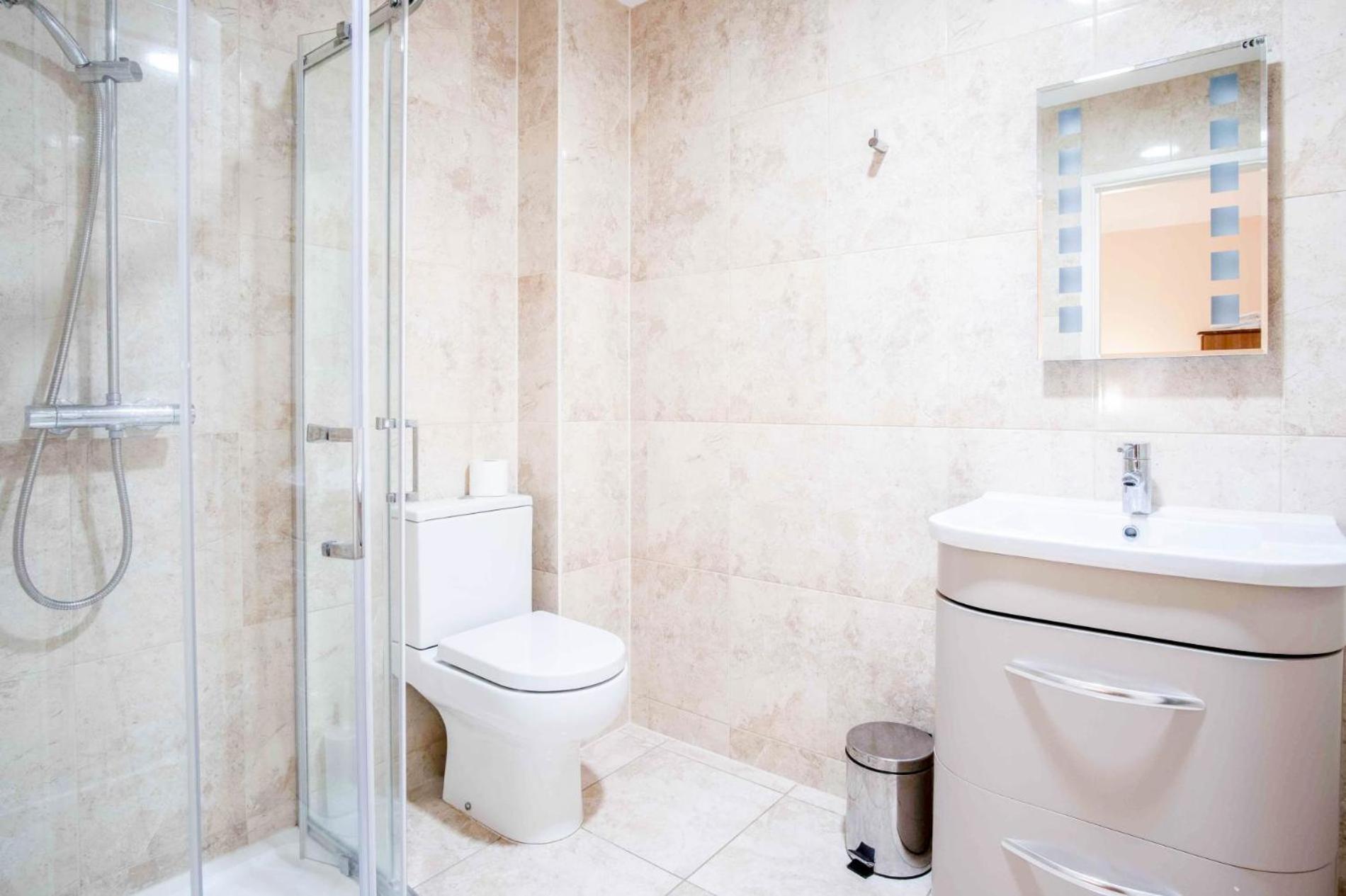 The Barn - 4 Bedroom - Tyn-Y-Coed Farm - Cardiff