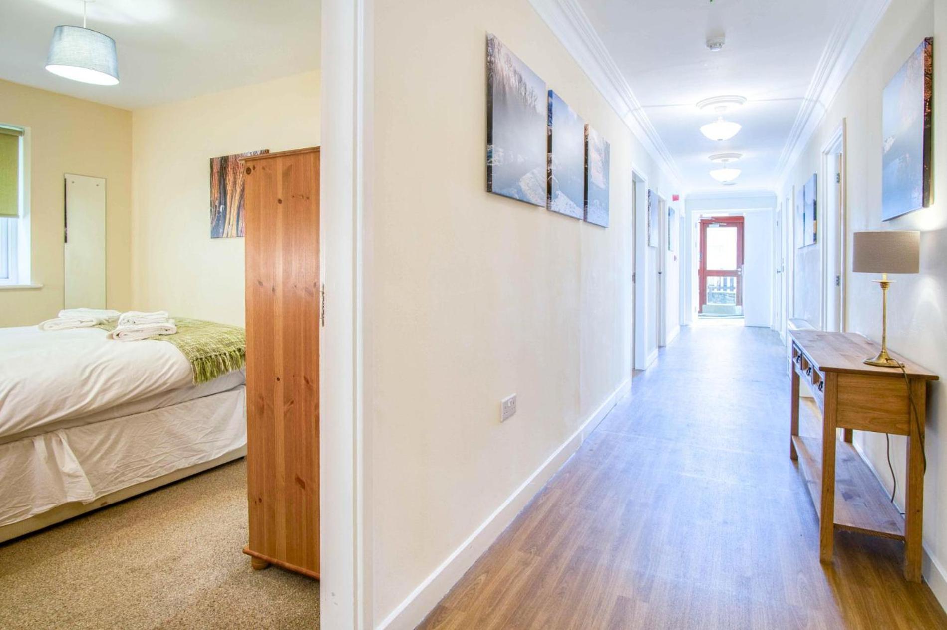The Barn - 4 Bedroom - Tyn-Y-Coed Farm - Cardiff