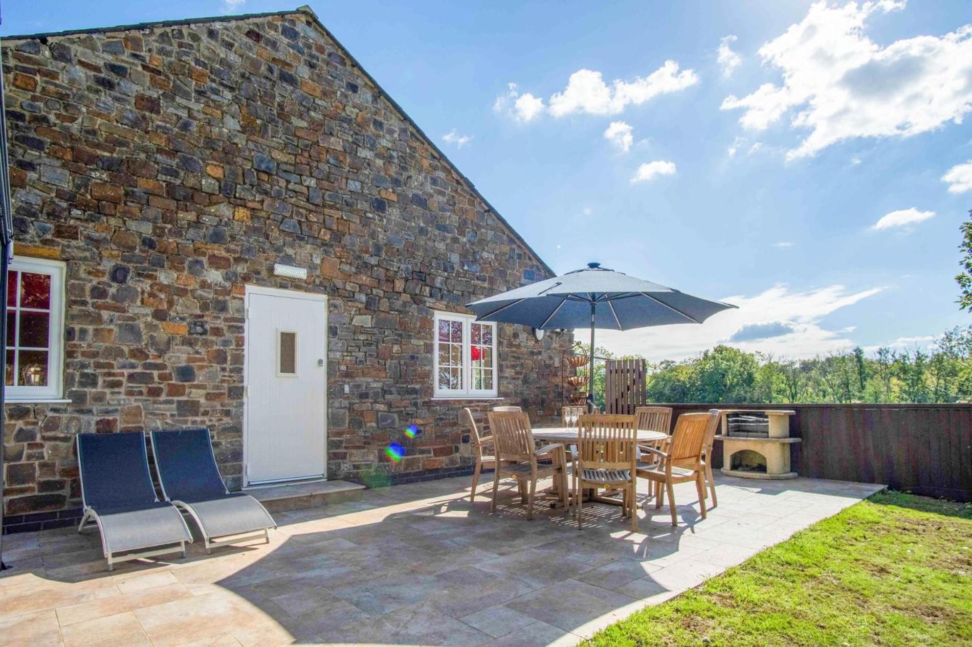 The Barn - 4 Bedroom - Tyn-Y-Coed Farm - Cardiff