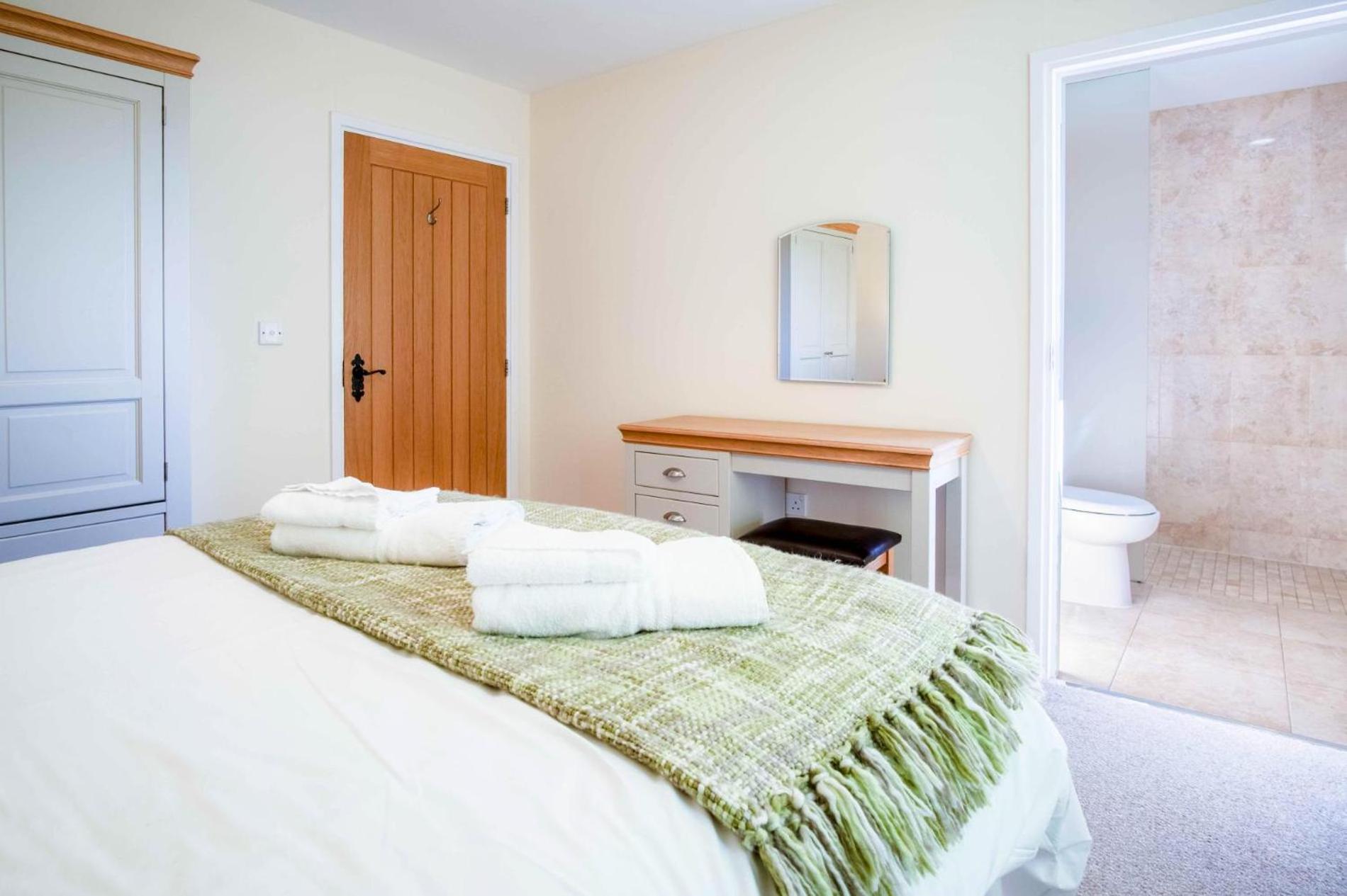 The Barn - 4 Bedroom - Tyn-Y-Coed Farm - Cardiff