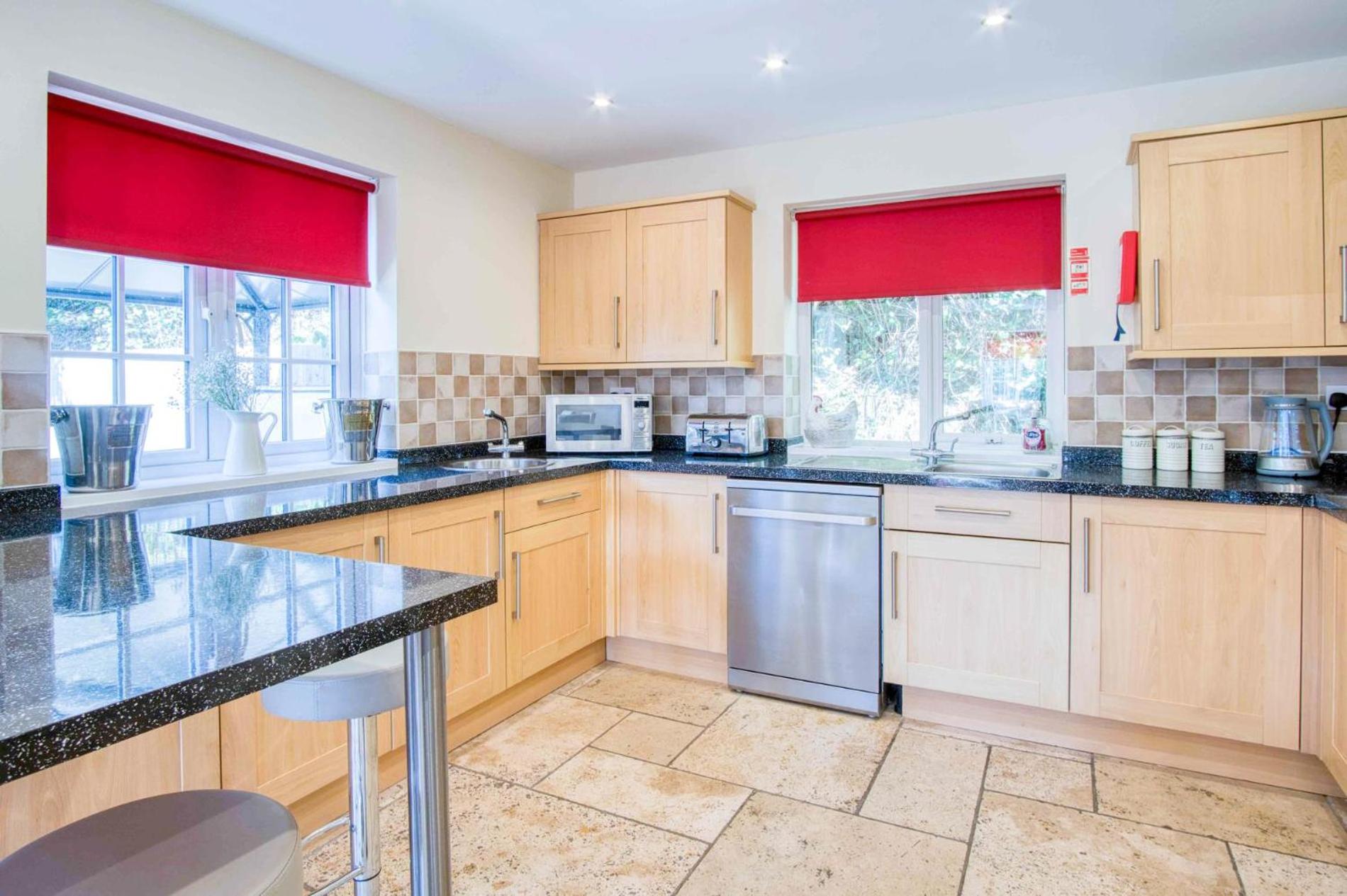 The Barn - 4 Bedroom - Tyn-Y-Coed Farm - Cardiff