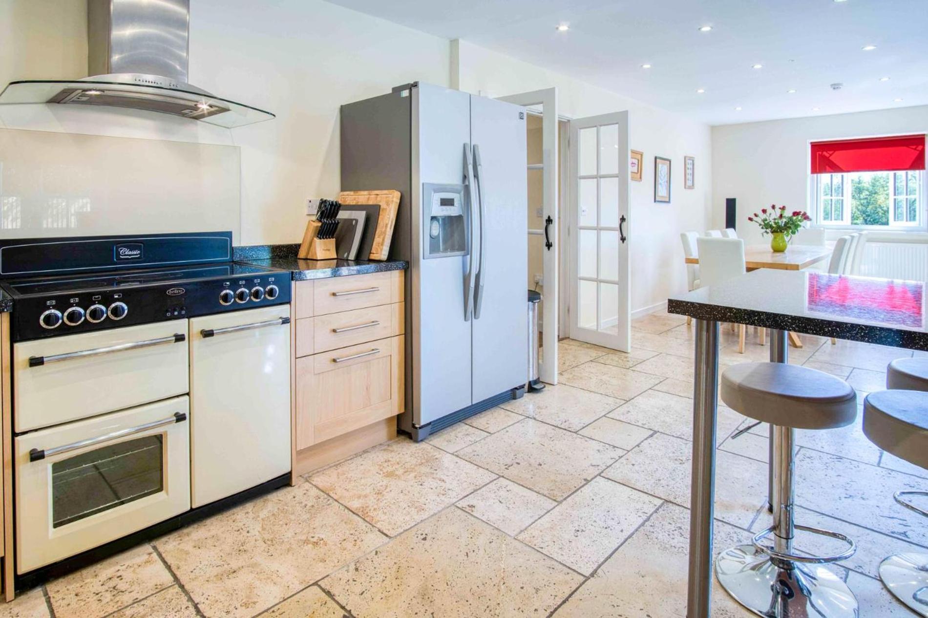 The Barn - 4 Bedroom - Tyn-Y-Coed Farm - Cardiff